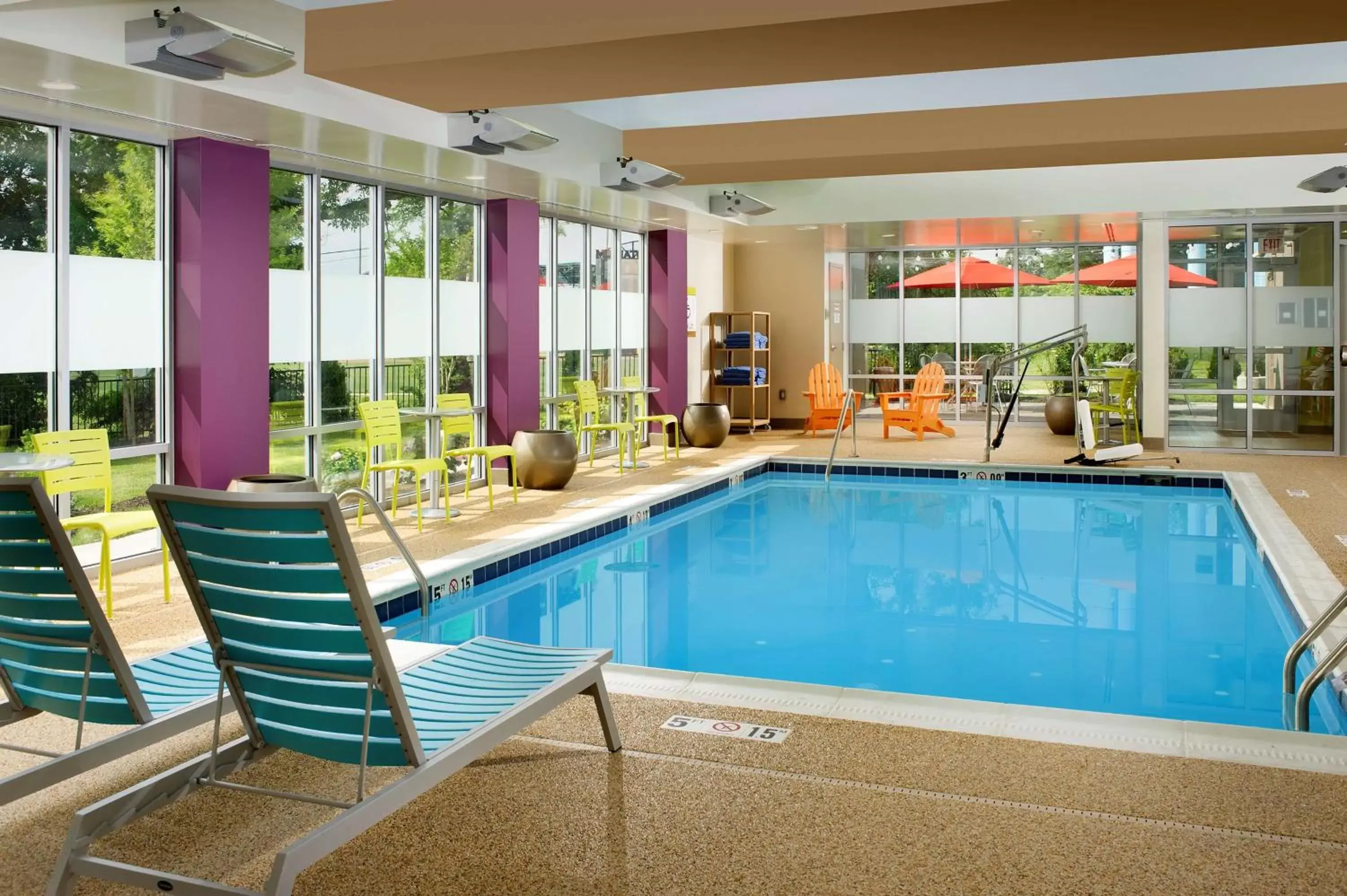 Pool view, Swimming Pool in Home2 Suites by Hilton Arundel Mills BWI Airport