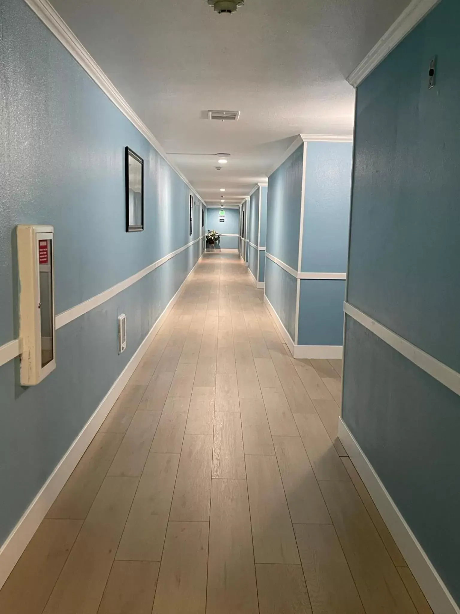 Property building in Marina Inn Des Moines / SeaTac Property building in Marina Inn Des Moines / SeaTac