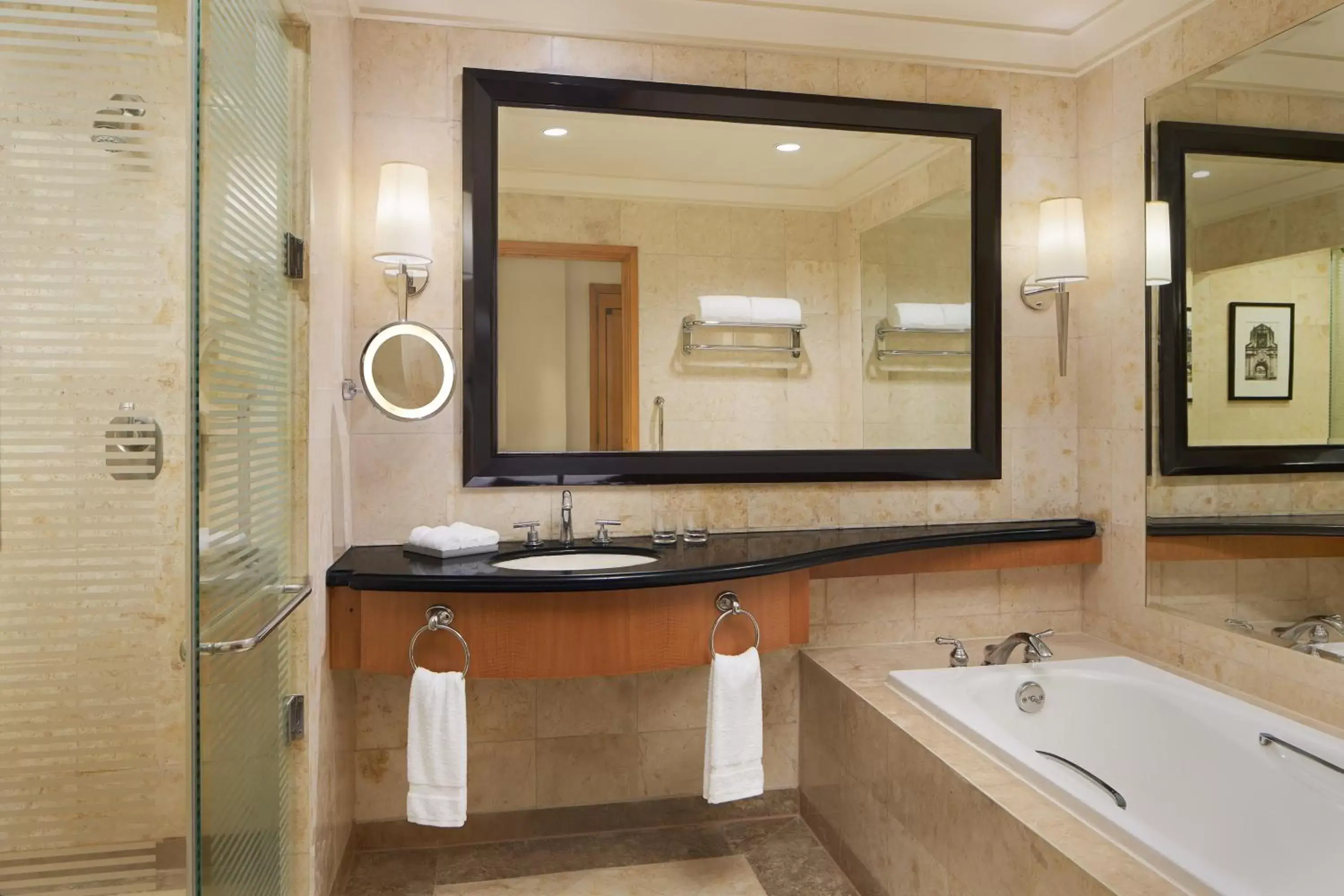 Bathroom in Sheraton Manila Bay