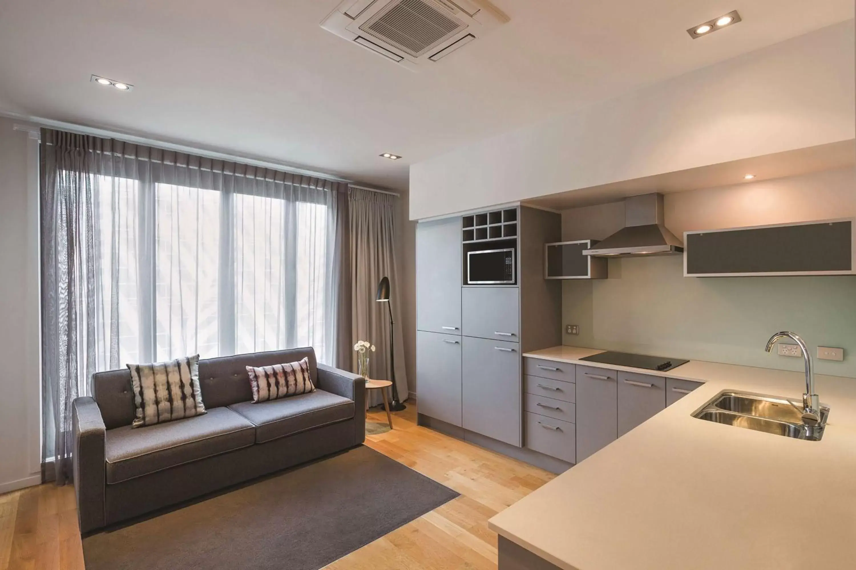 Bedroom, Kitchen/Kitchenette in Adina Apartment Hotel Auckland Britomart
