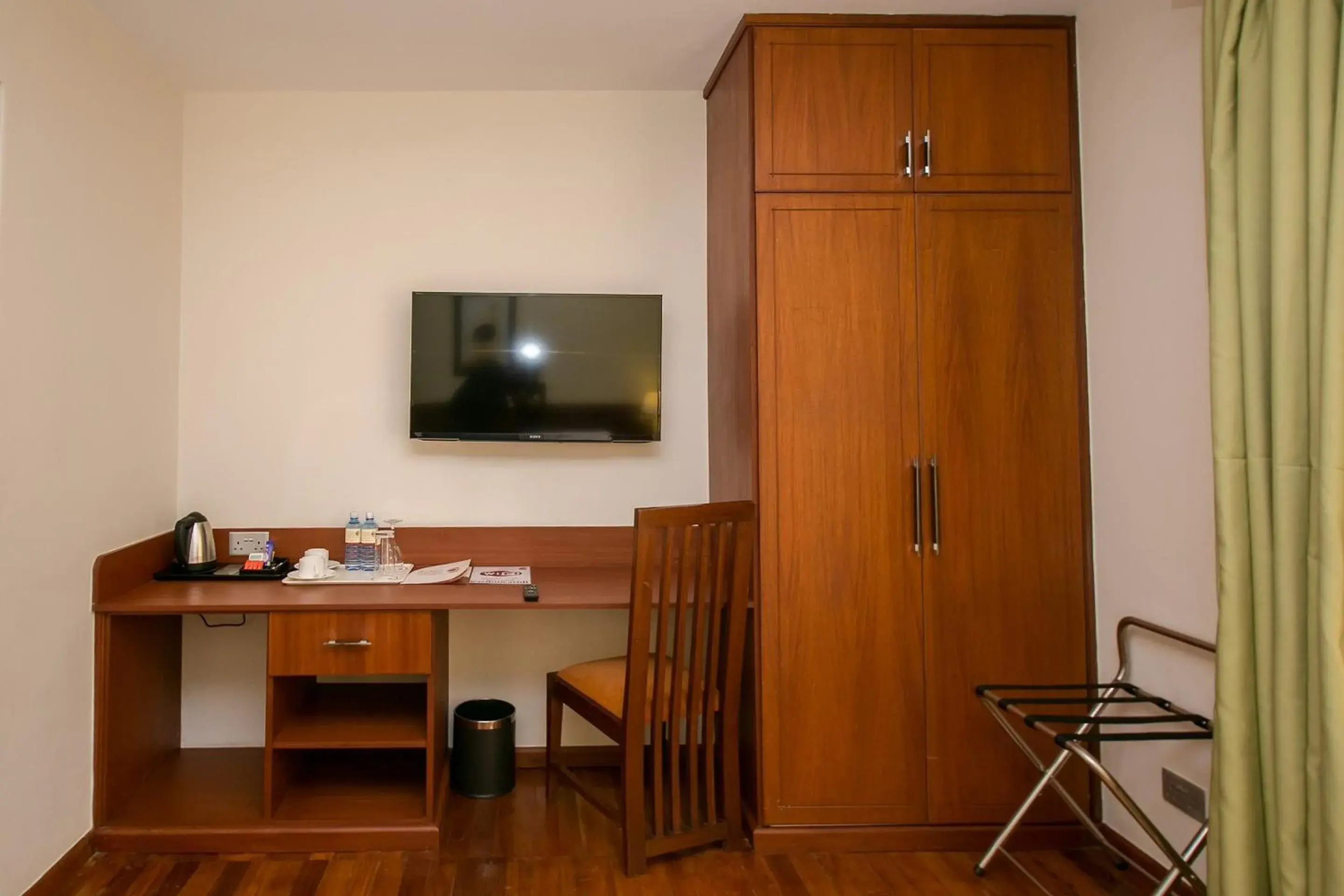 Area and facilities, TV/Entertainment Center in Waridi Paradise Hotel and Suites