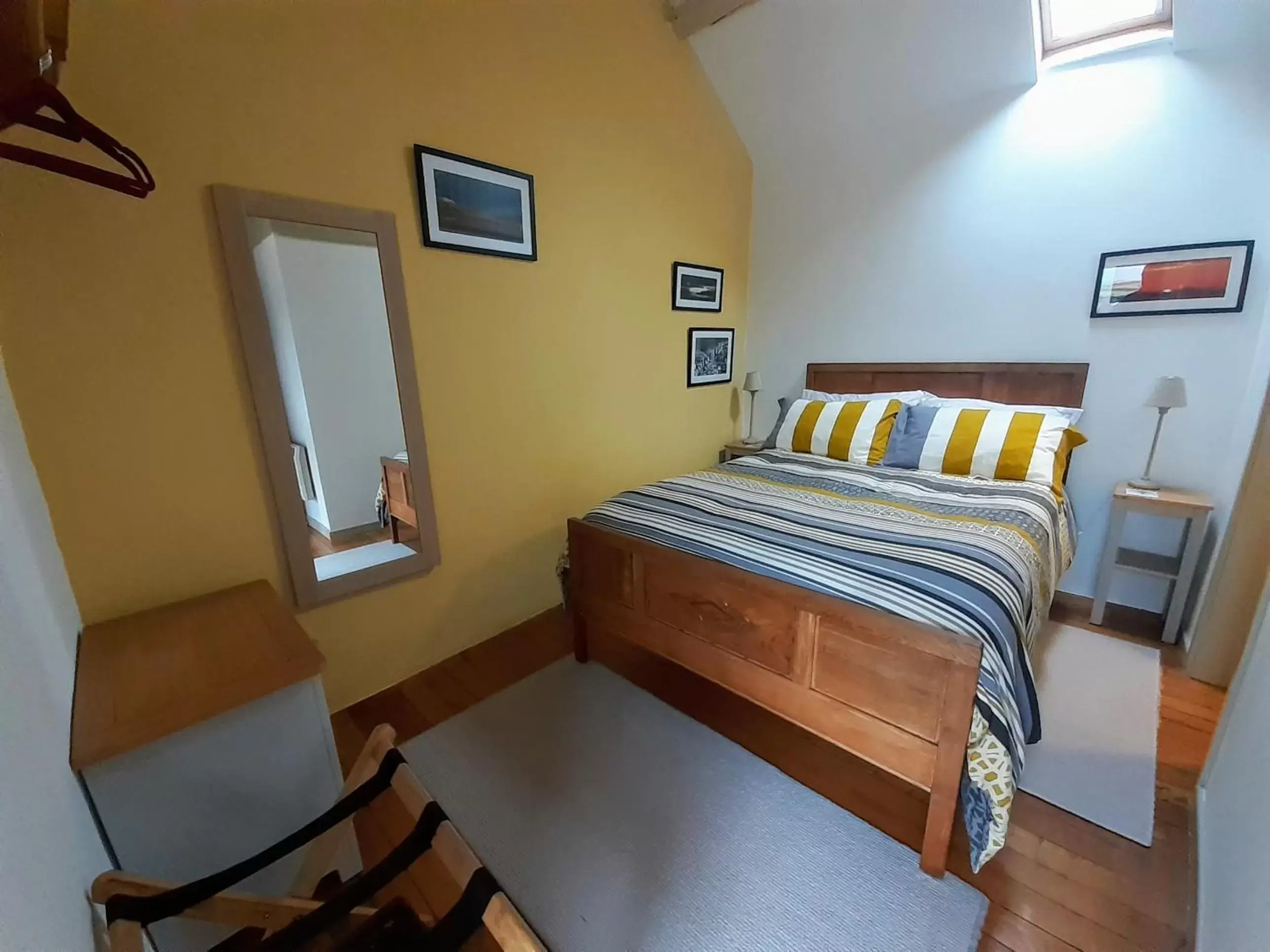 Bedroom, Bed in Bryn Teg Barn
