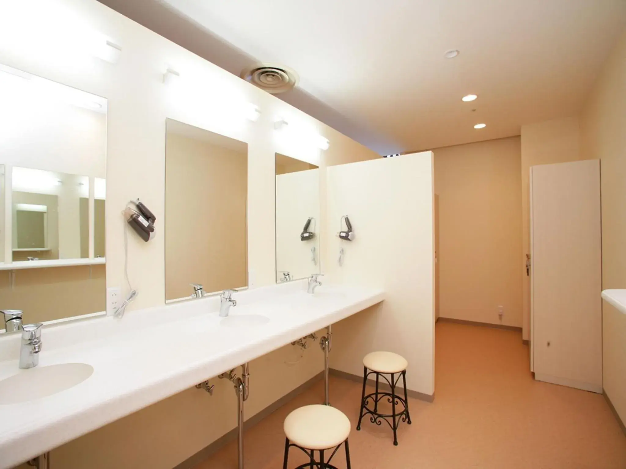 Spa and wellness centre/facilities, Bathroom in Seaside Hotel Maiko Villa Kobe