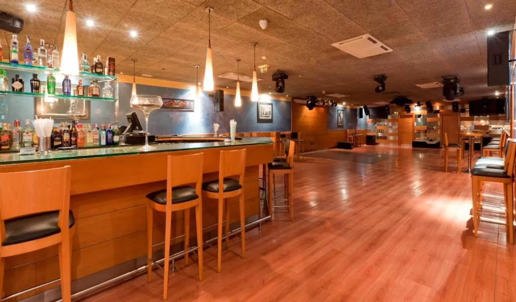 Lounge or bar in Gran Hotel Bali & Spa