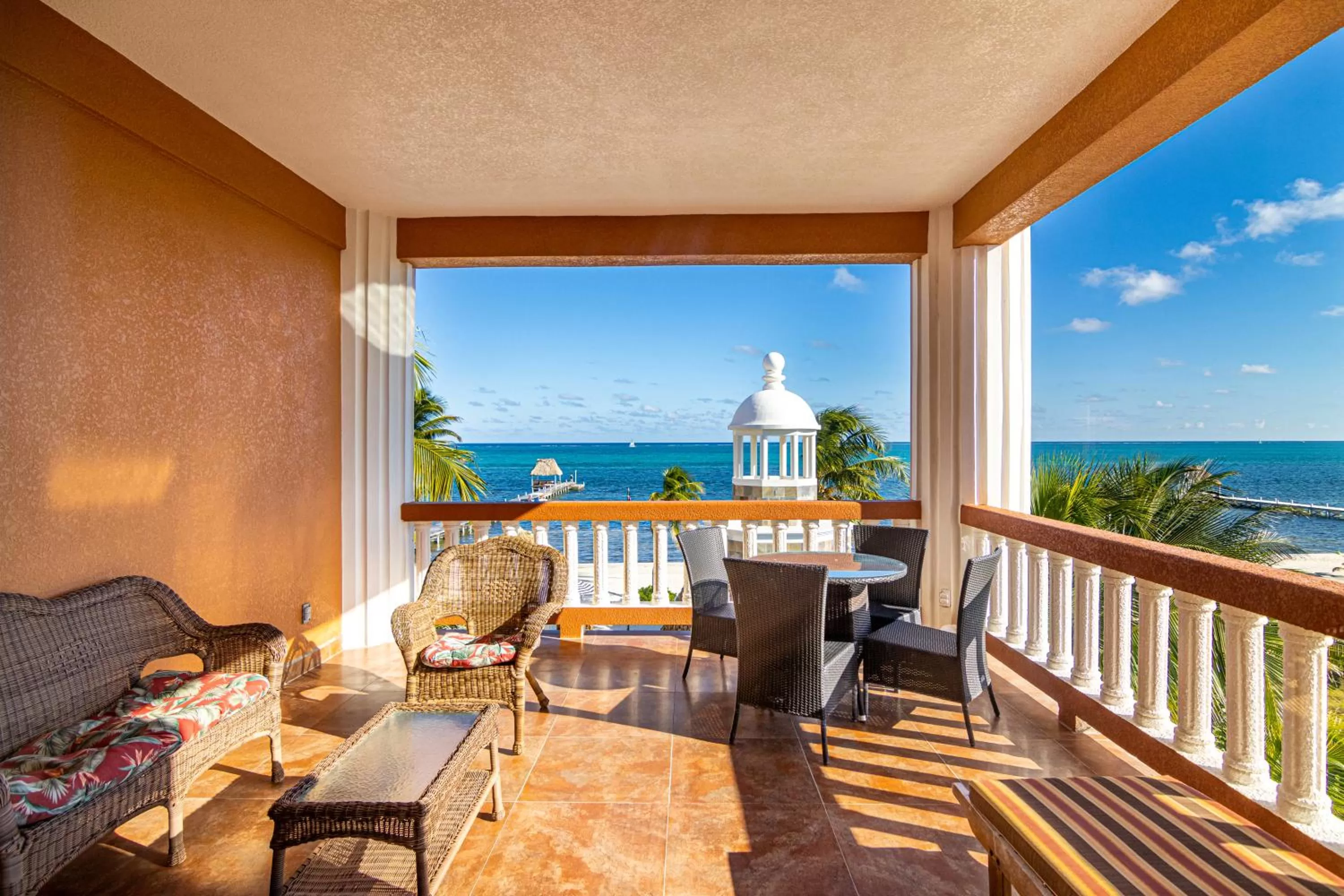 Day in Lighthouse Beach Villas