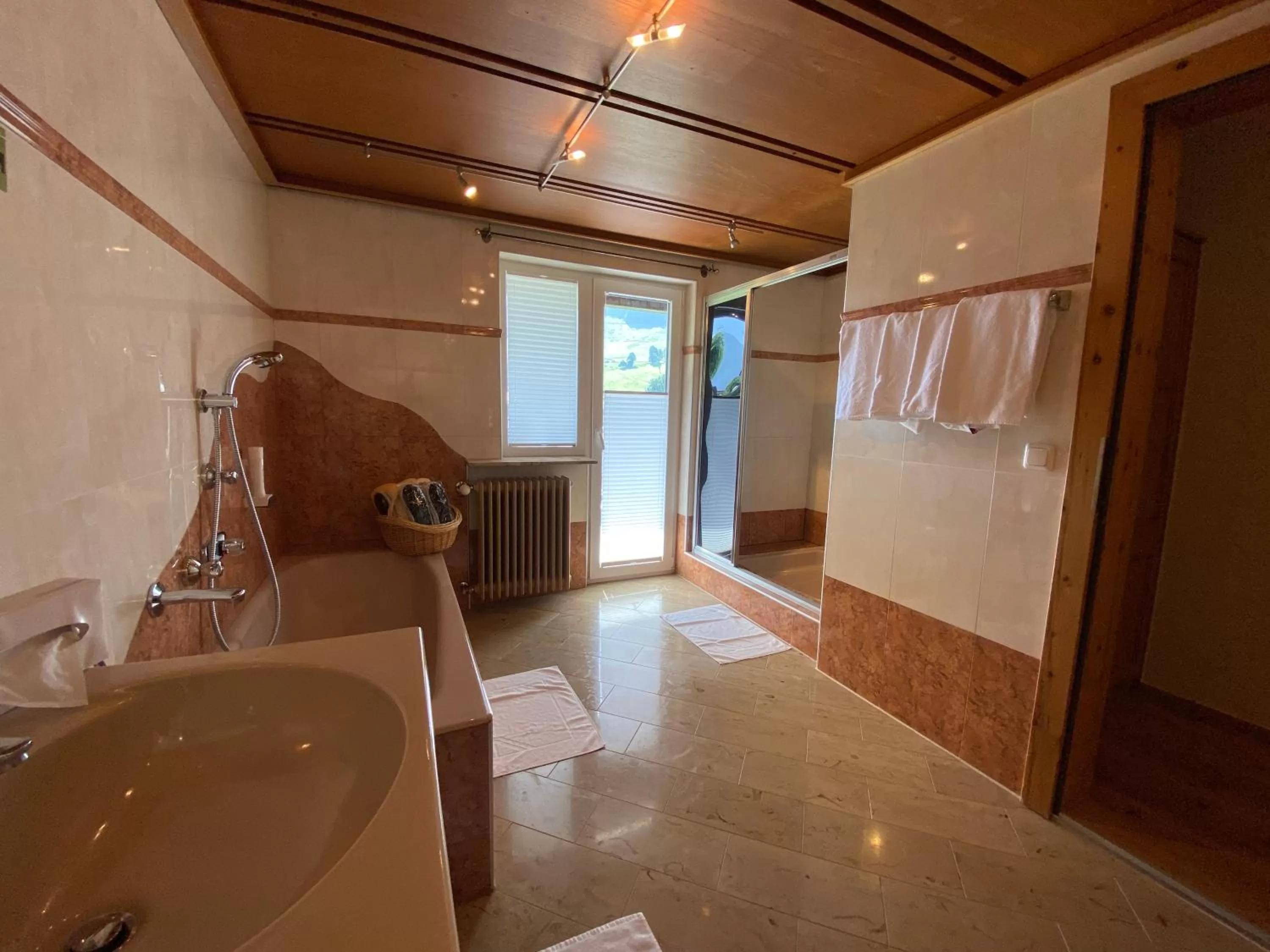 Bathroom in Stammhaus im Hotel Alpine Palace