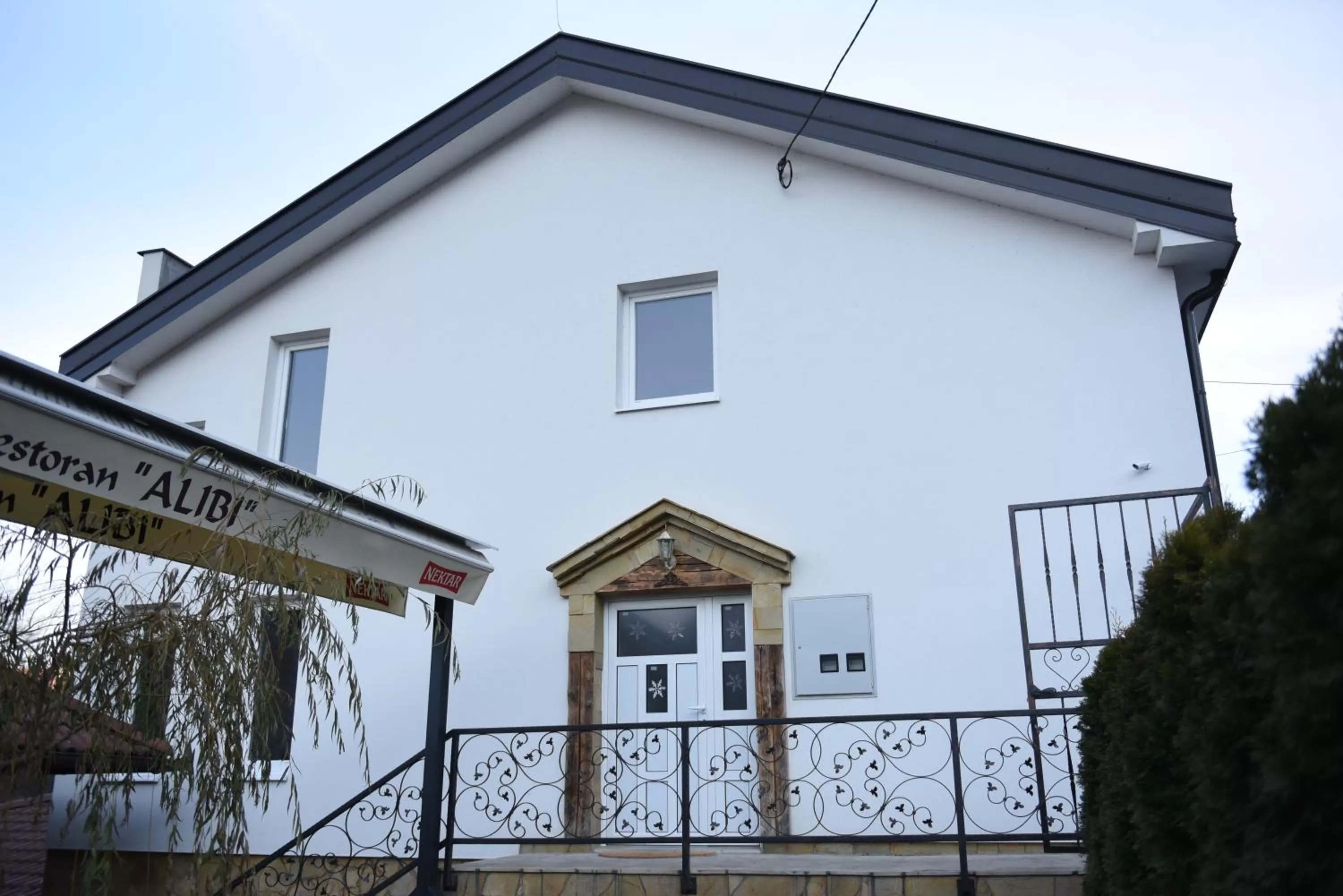 Property building in Motel Alibi