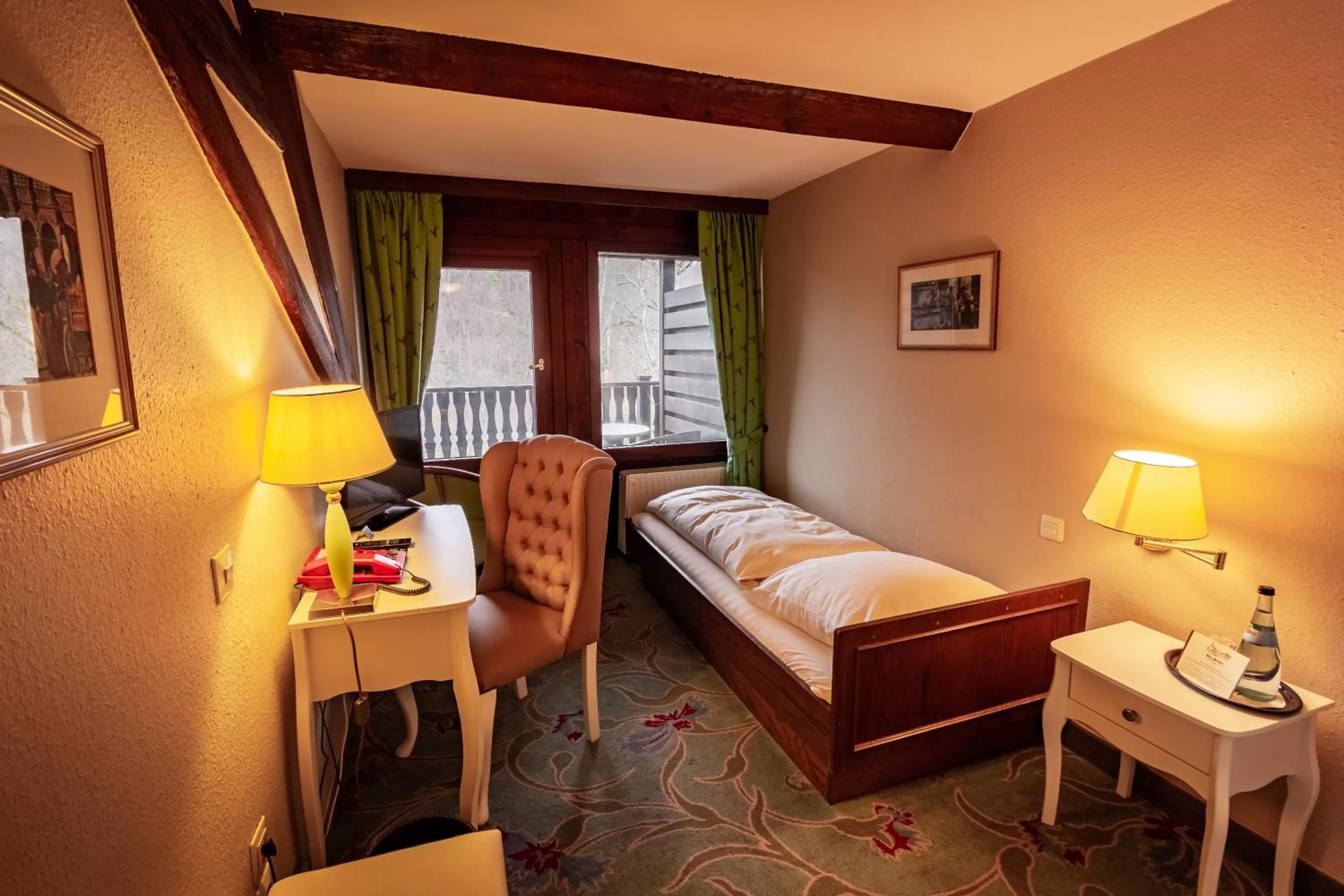 Photo of the whole room, Bed in Hotel-Restaurant Burg Hornberg