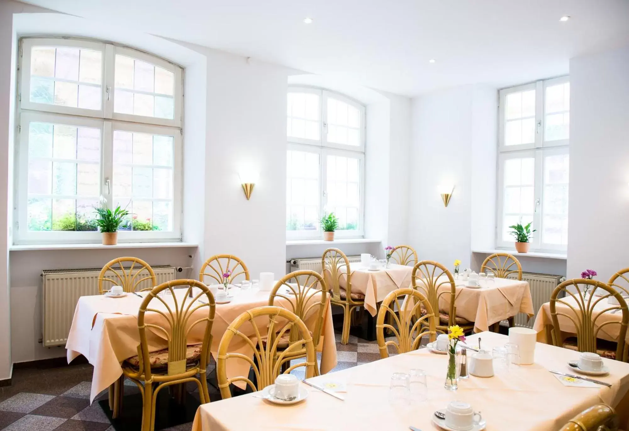 Continental breakfast, Restaurant/Places to Eat in Hotel am Rathaus