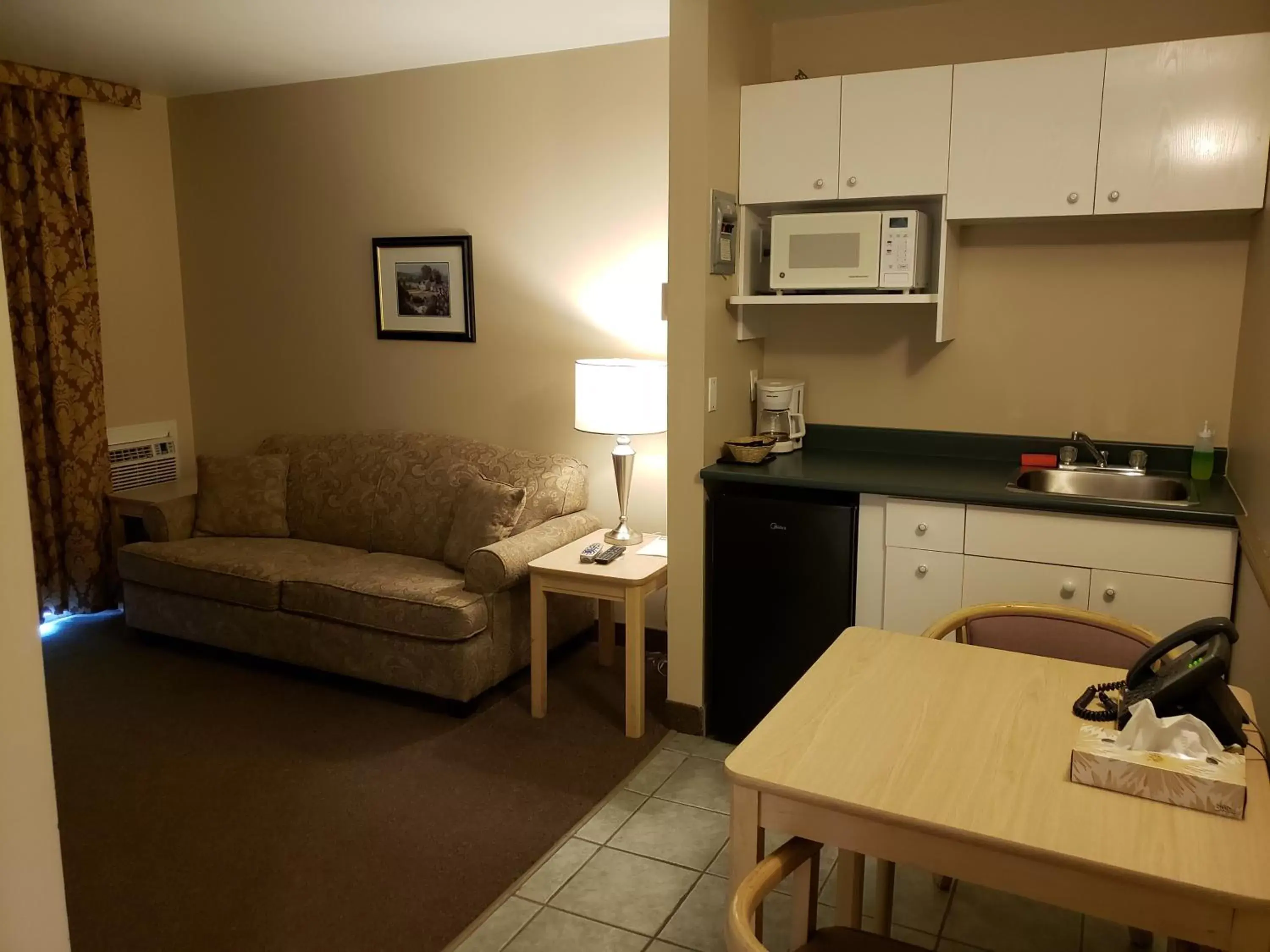 Deluxe Suite in Shemron Suites Hotel Deluxe Suite in Shemron Suites Hotel