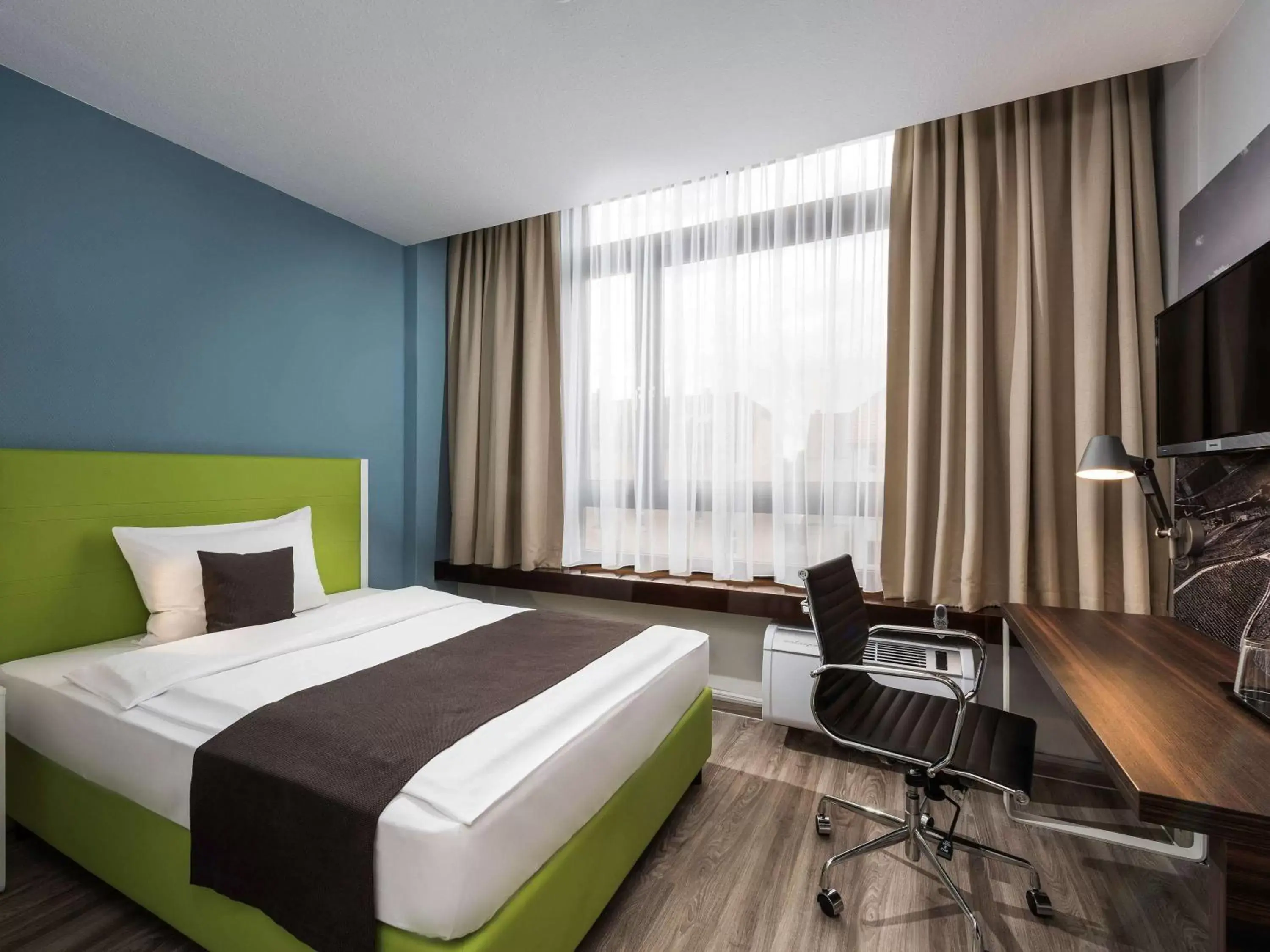 Photo of the whole room in ibis Styles Offenburg City