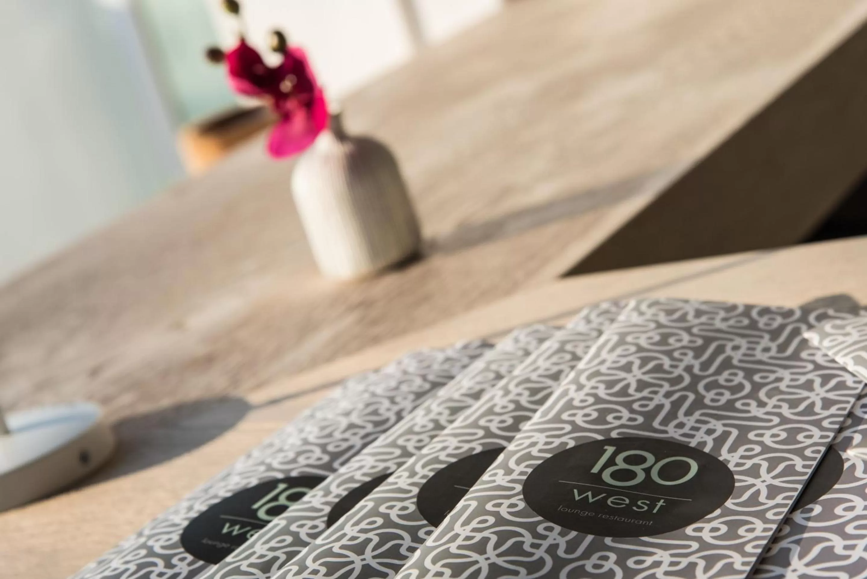 Text overlay in Acropolis Select