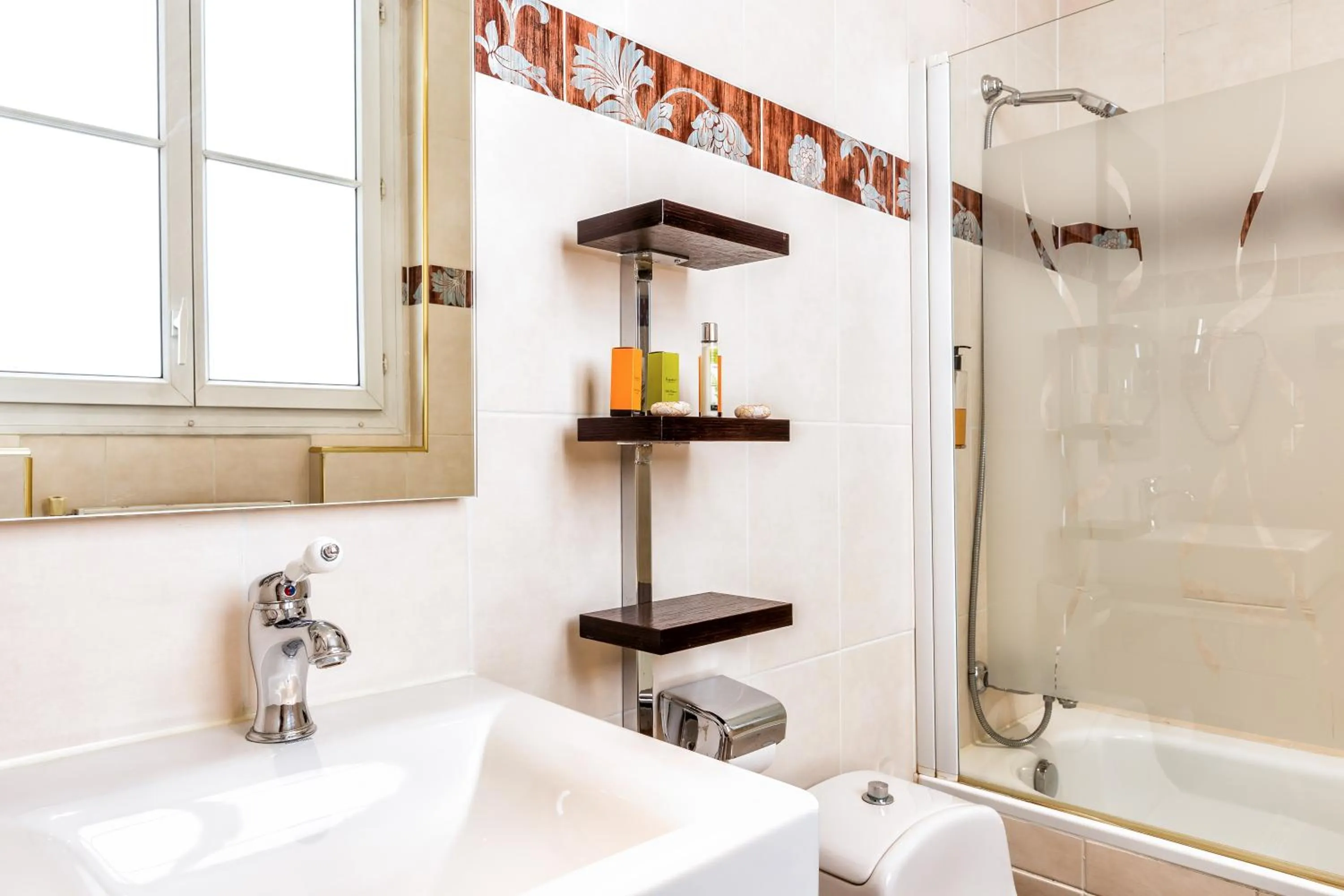 Bathroom in Hotel Regence Paris