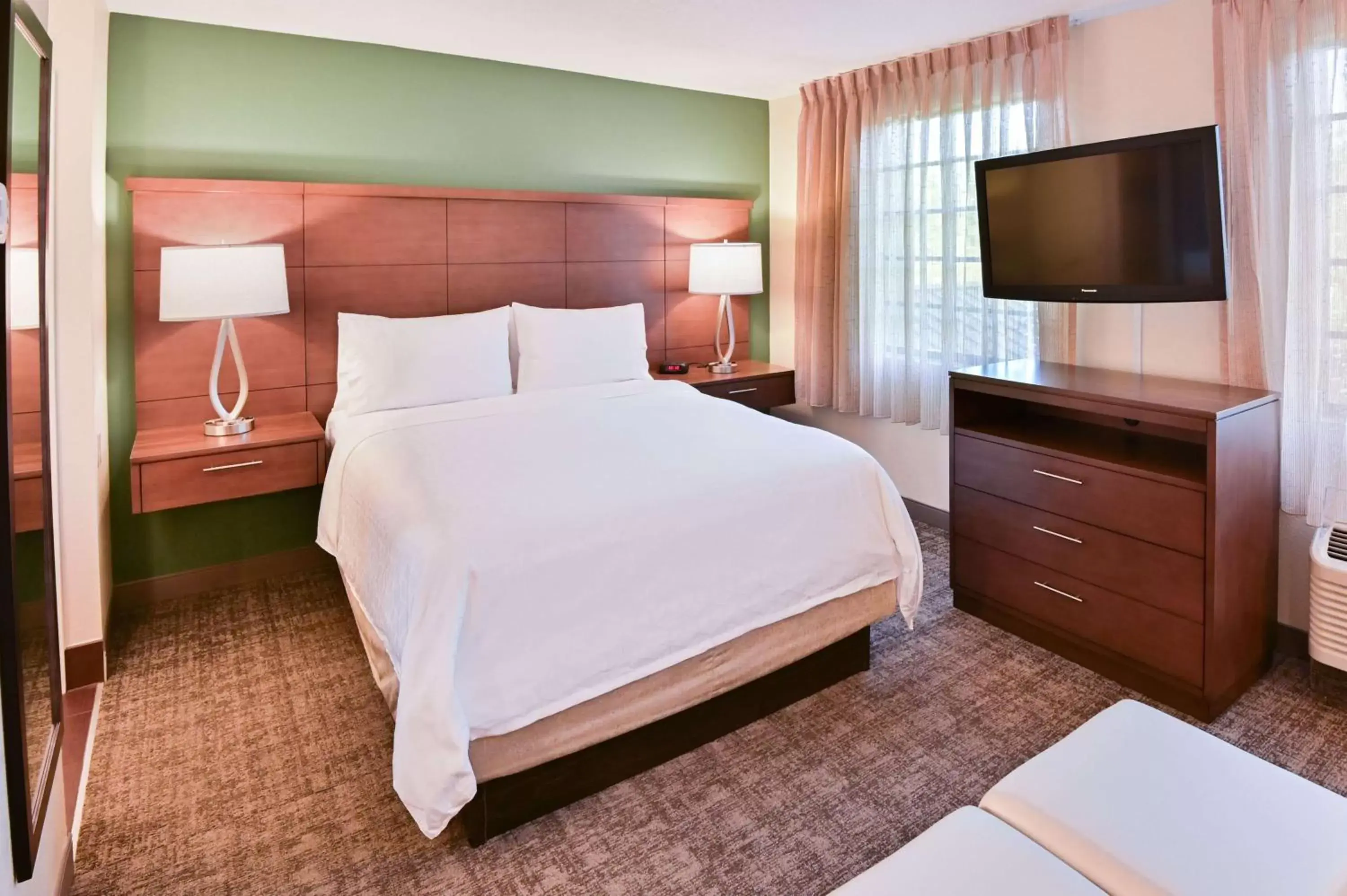 Bedroom, Bed in Sonesta ES Suites Fort Lauderdale Plantation