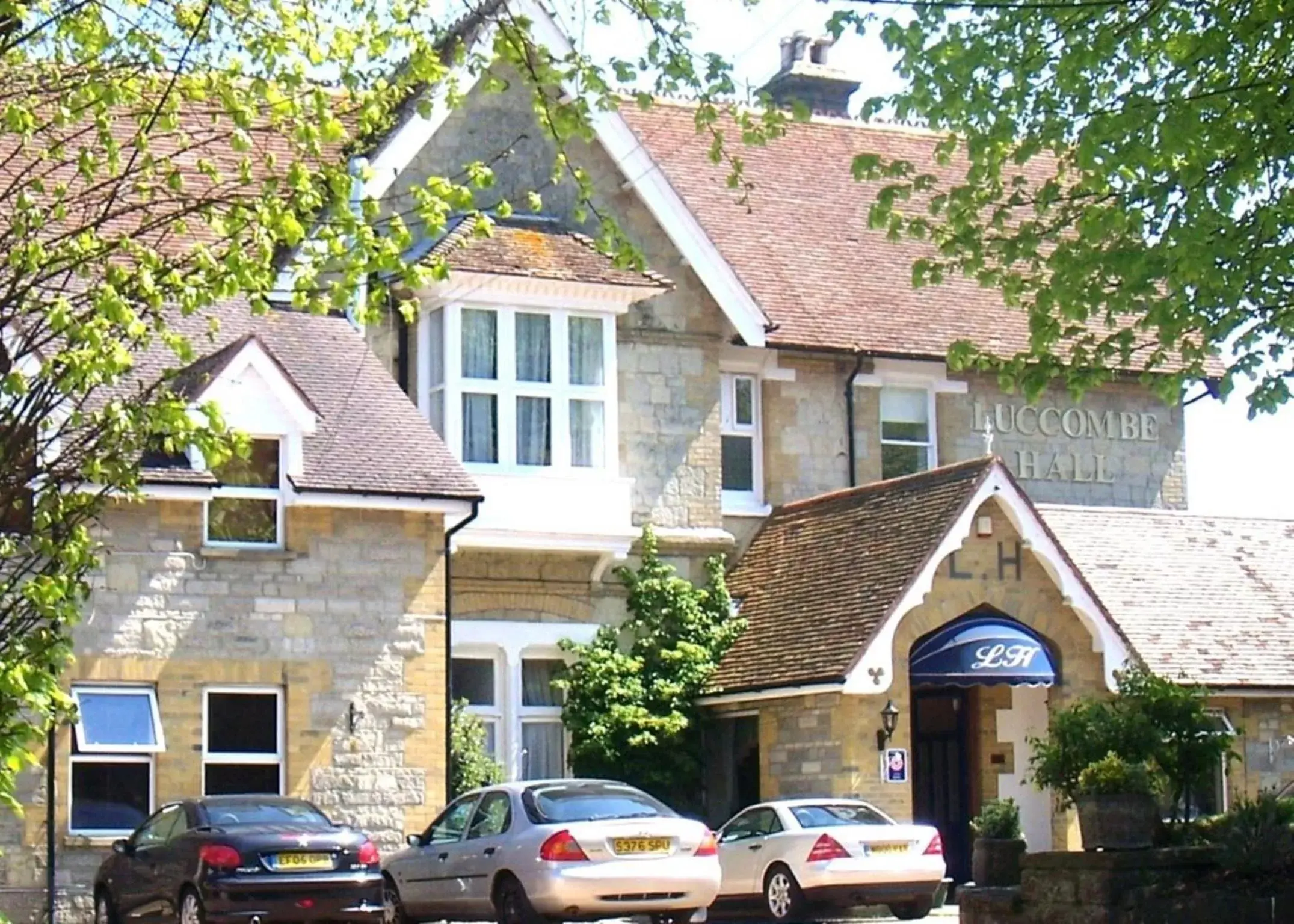 Facade/entrance, Property Building in Luccombe Hall Hotel