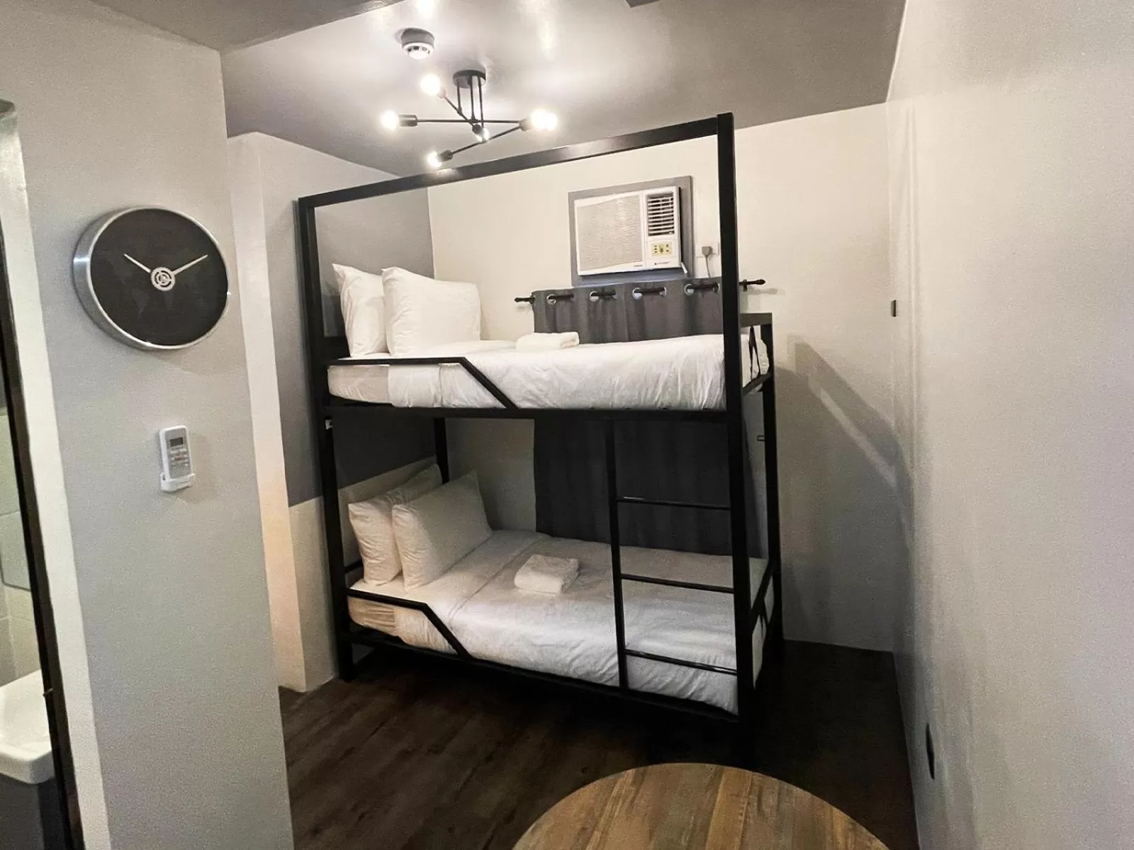 Bed in mySTAY Hotel BGC North