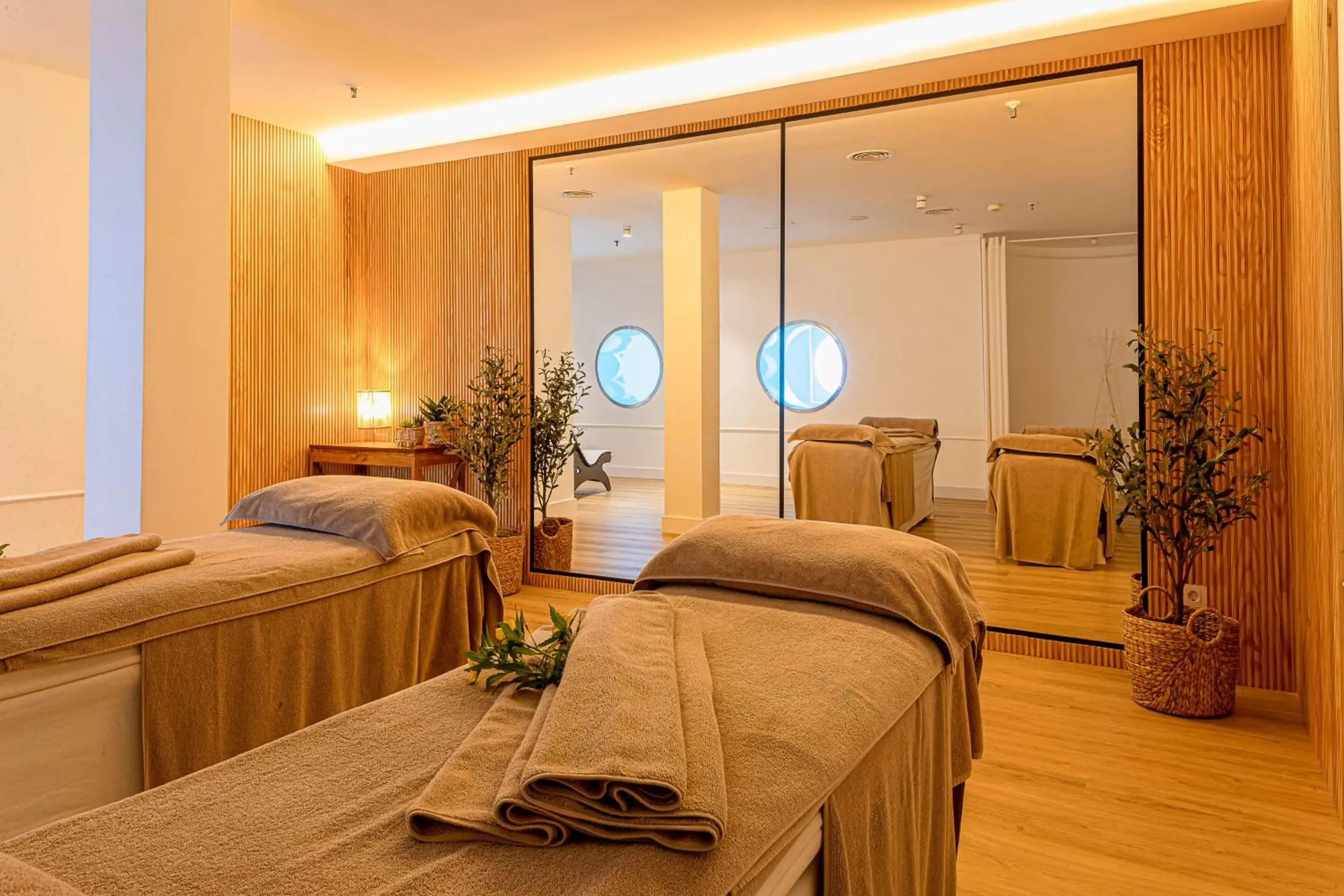Spa and wellness centre/facilities, Bed in Radisson Blu Resort Gran Canaria