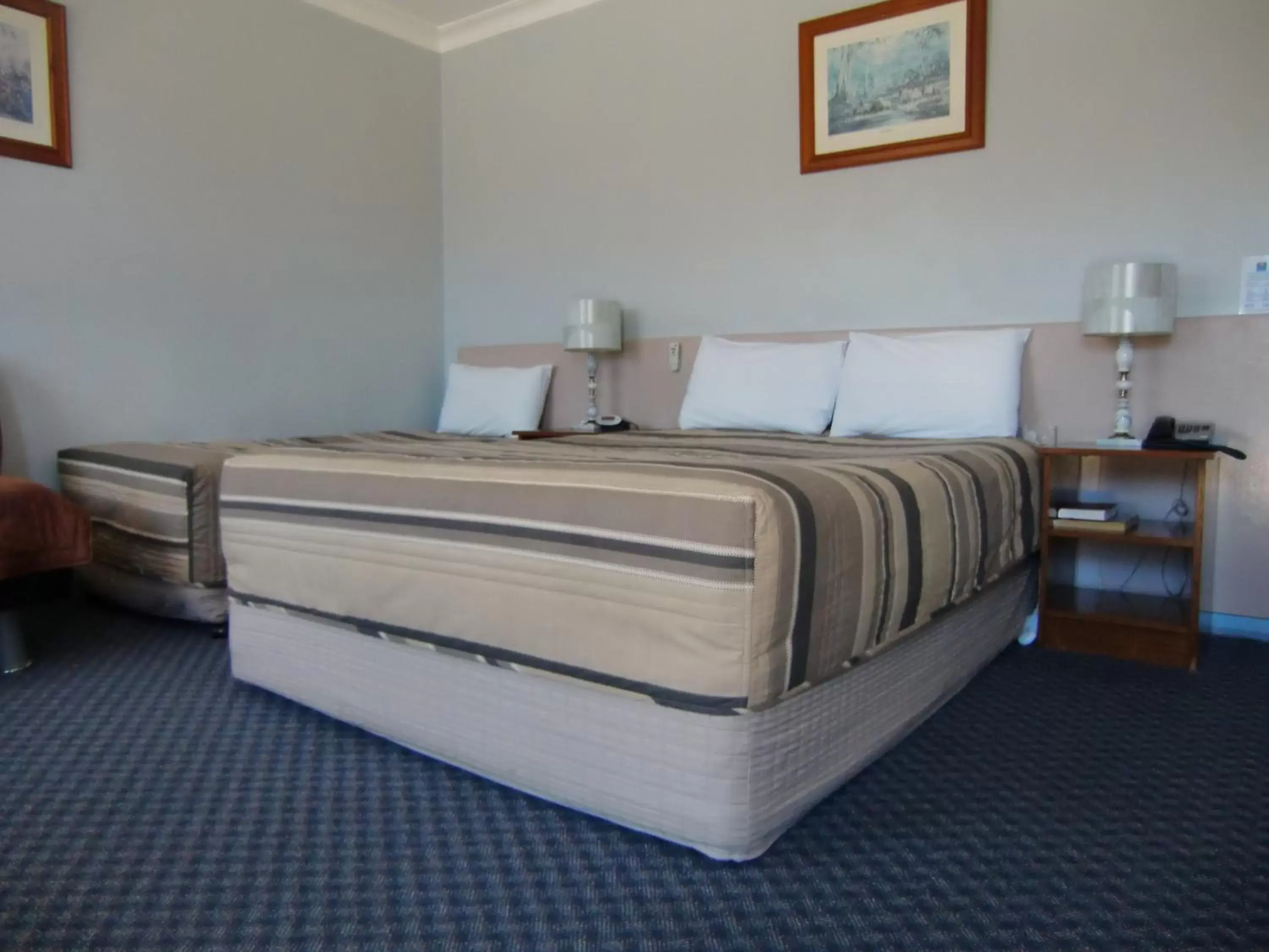 Bed, Room Photo in Castle Motel Bairnsdale