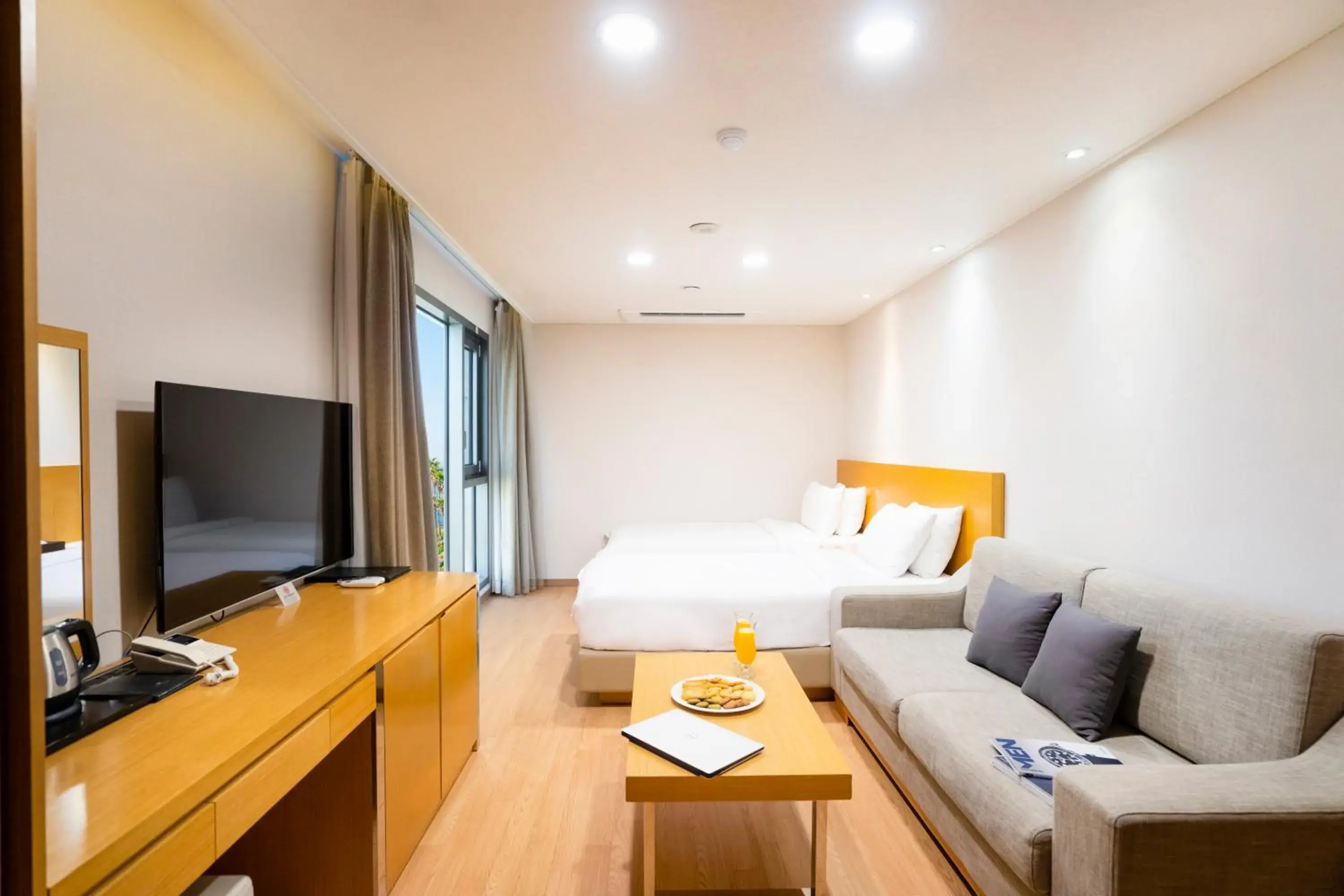 Bedroom, Seating Area in Uni Hotel Jeju