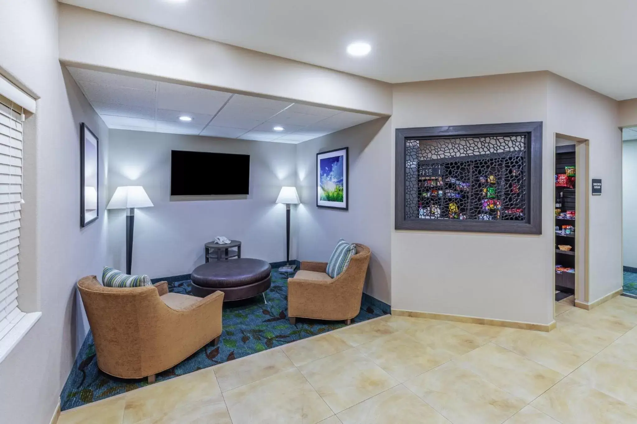 Property building, Seating Area in Candlewood Suites Tyler, an IHG Hotel
