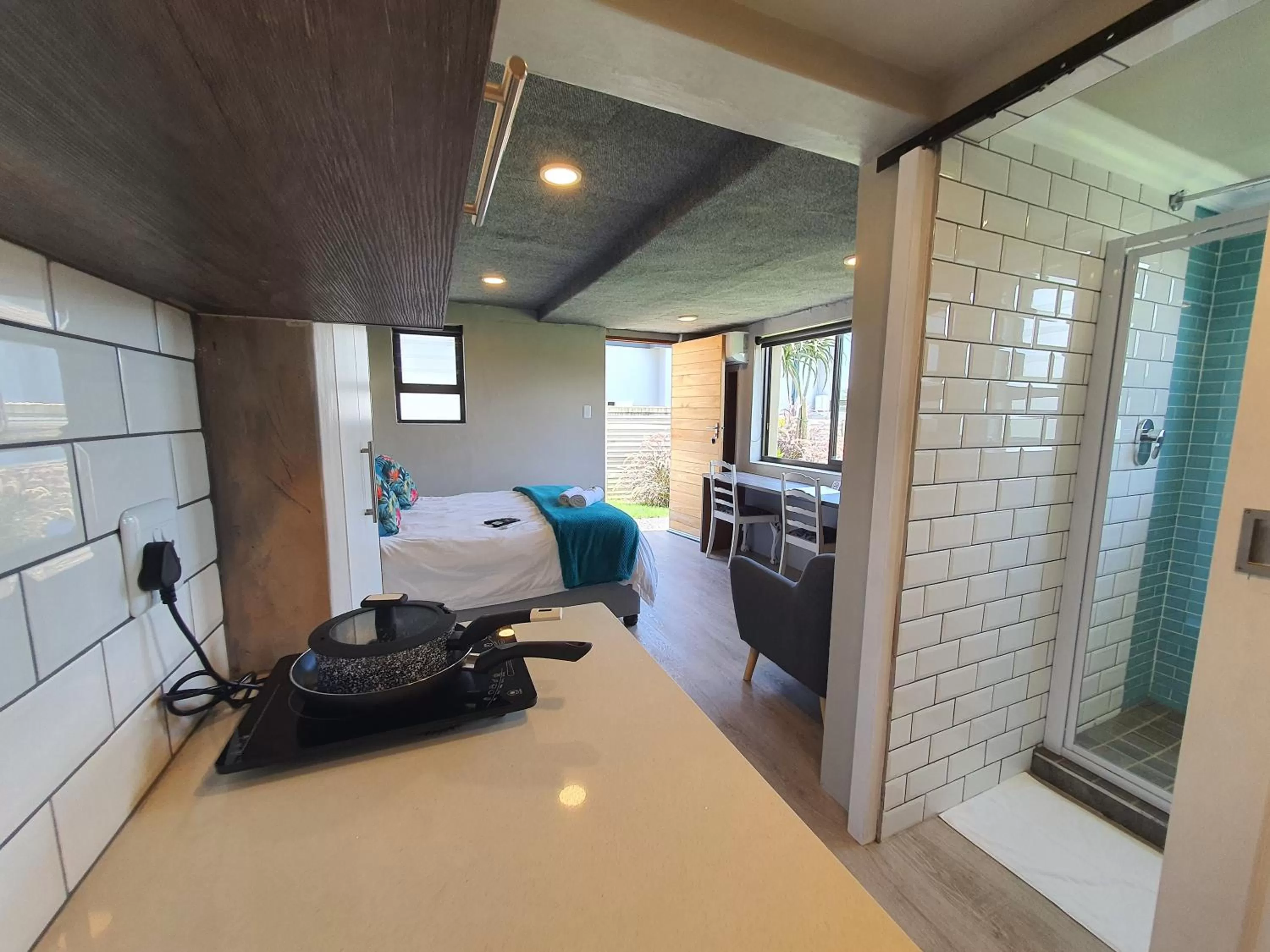 Photo of the whole room in Riverview Guesthouse East London