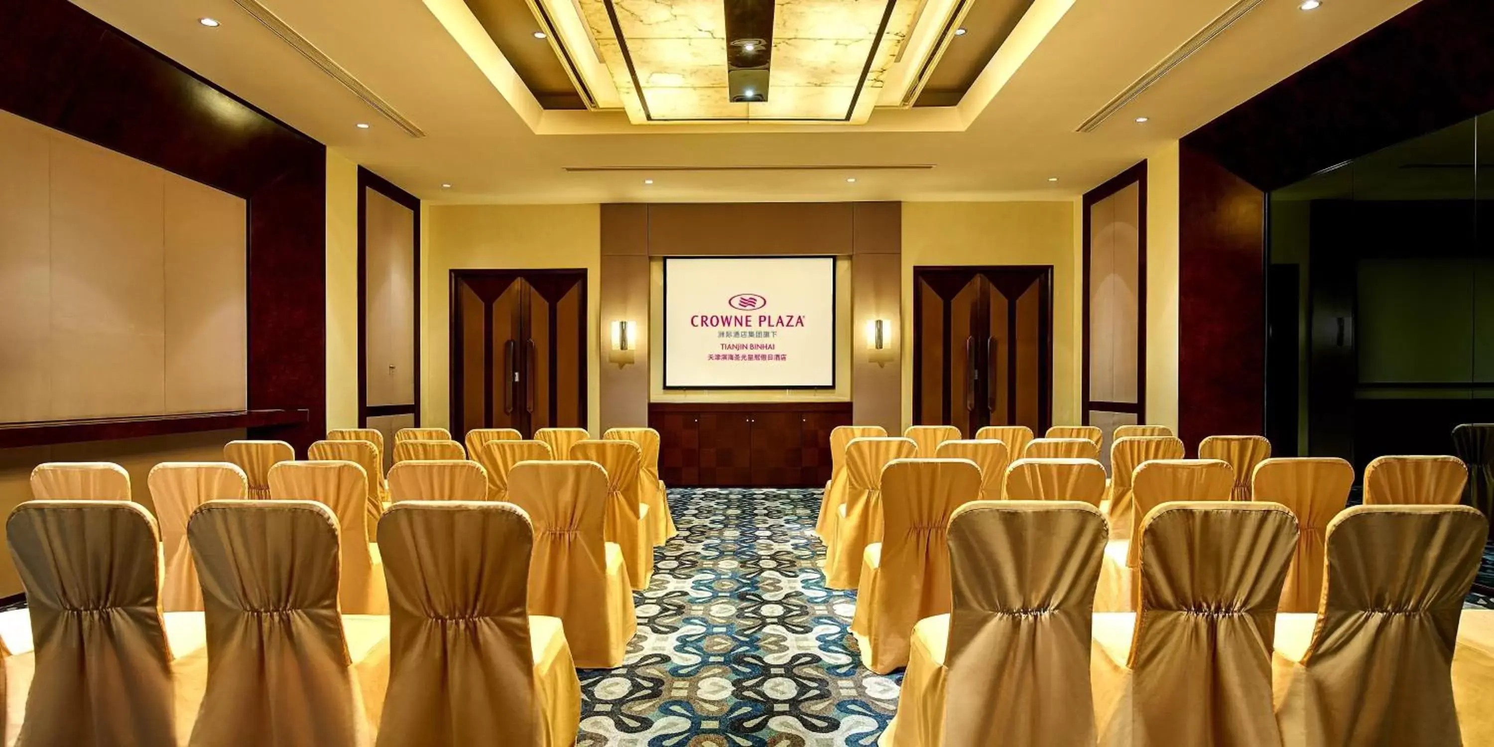 Meeting/conference room in Crowne Plaza Tianjin Binhai, an IHG Hotel