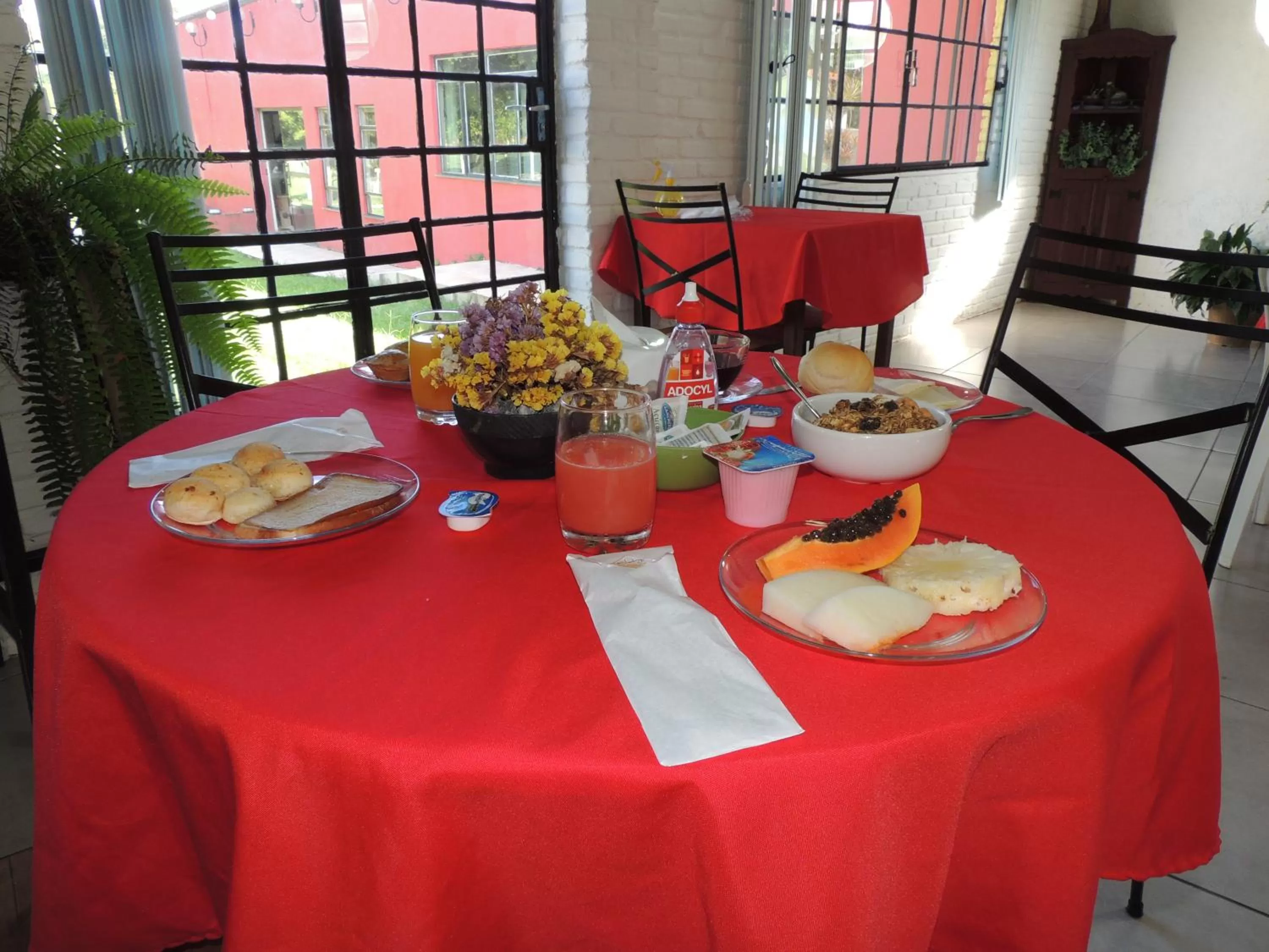 Breakfast, Restaurant/Places to Eat in Pousada Caminho Dos Sinos