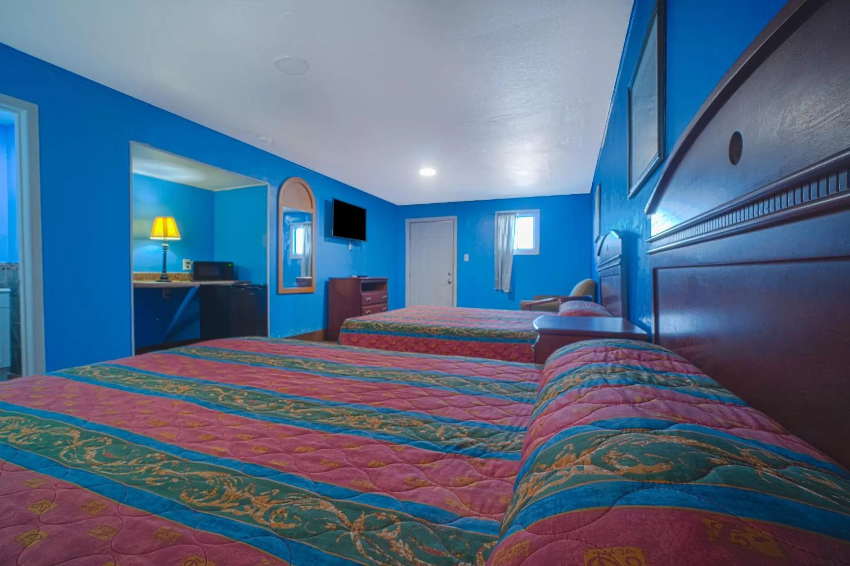 Bedroom, Bed in Monterrey Motel Padre Island, Corpus Christi BY OYO