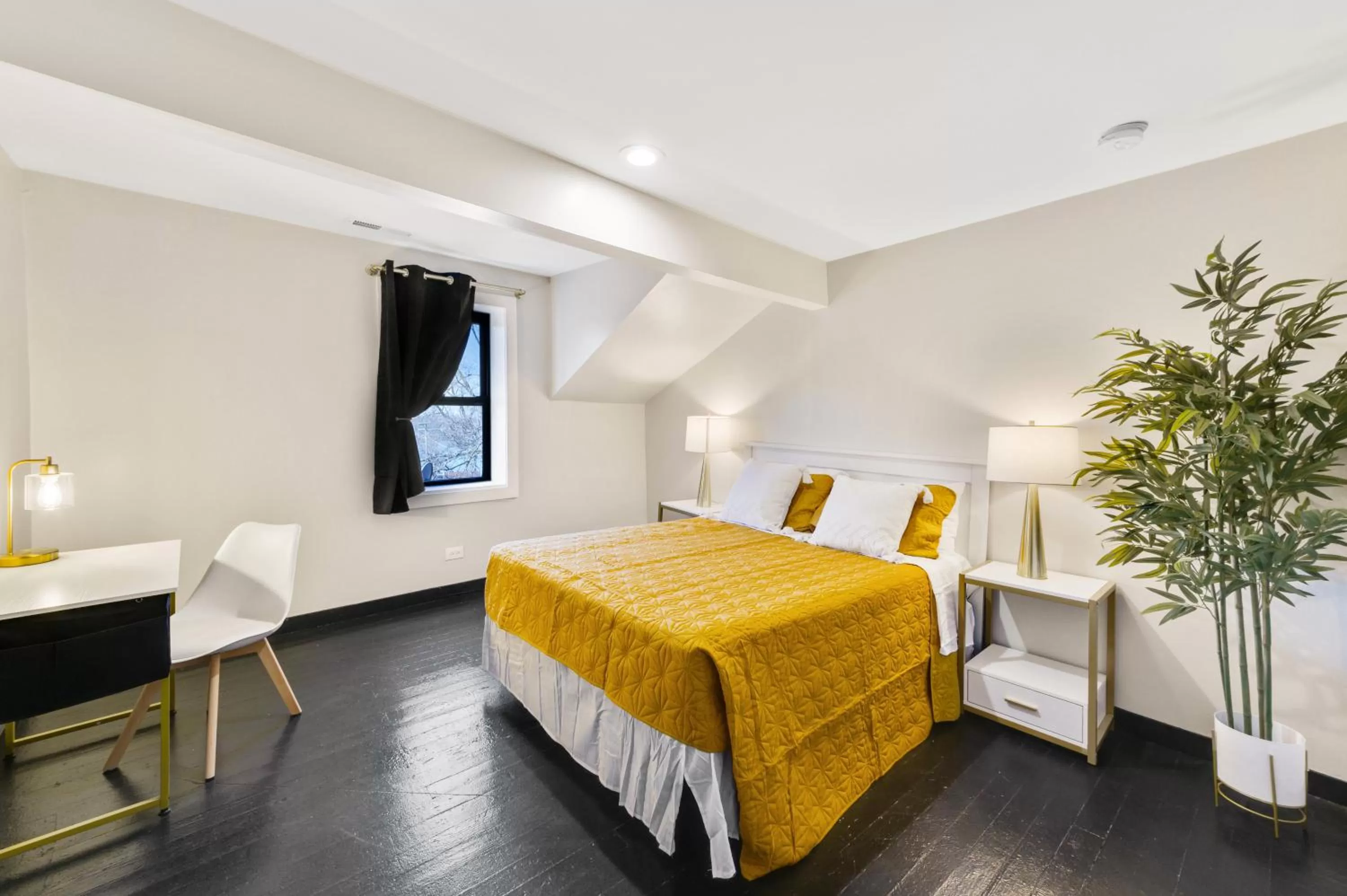 Bed in Randolph Hotel