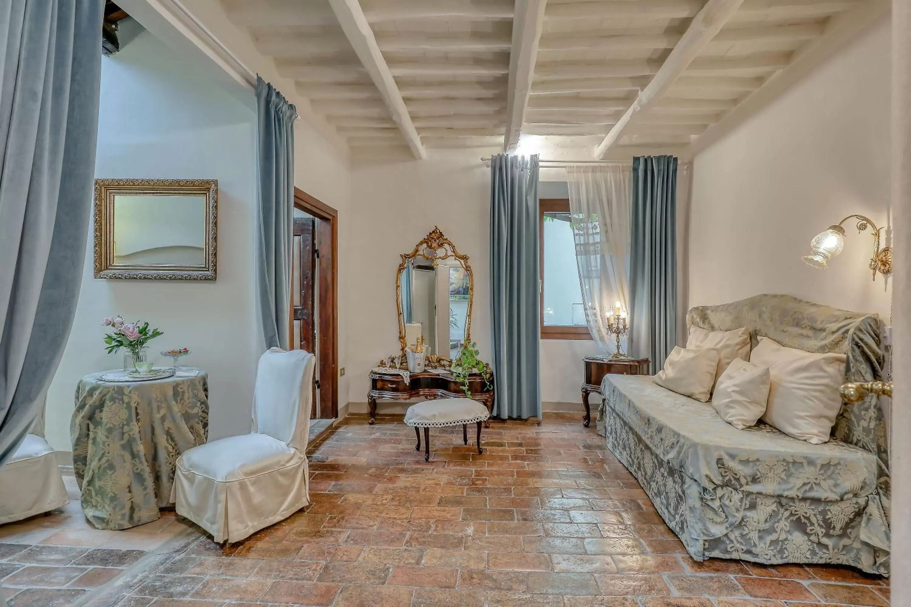 Bedroom, Seating Area in B&B dei Papi Boutique Hotel