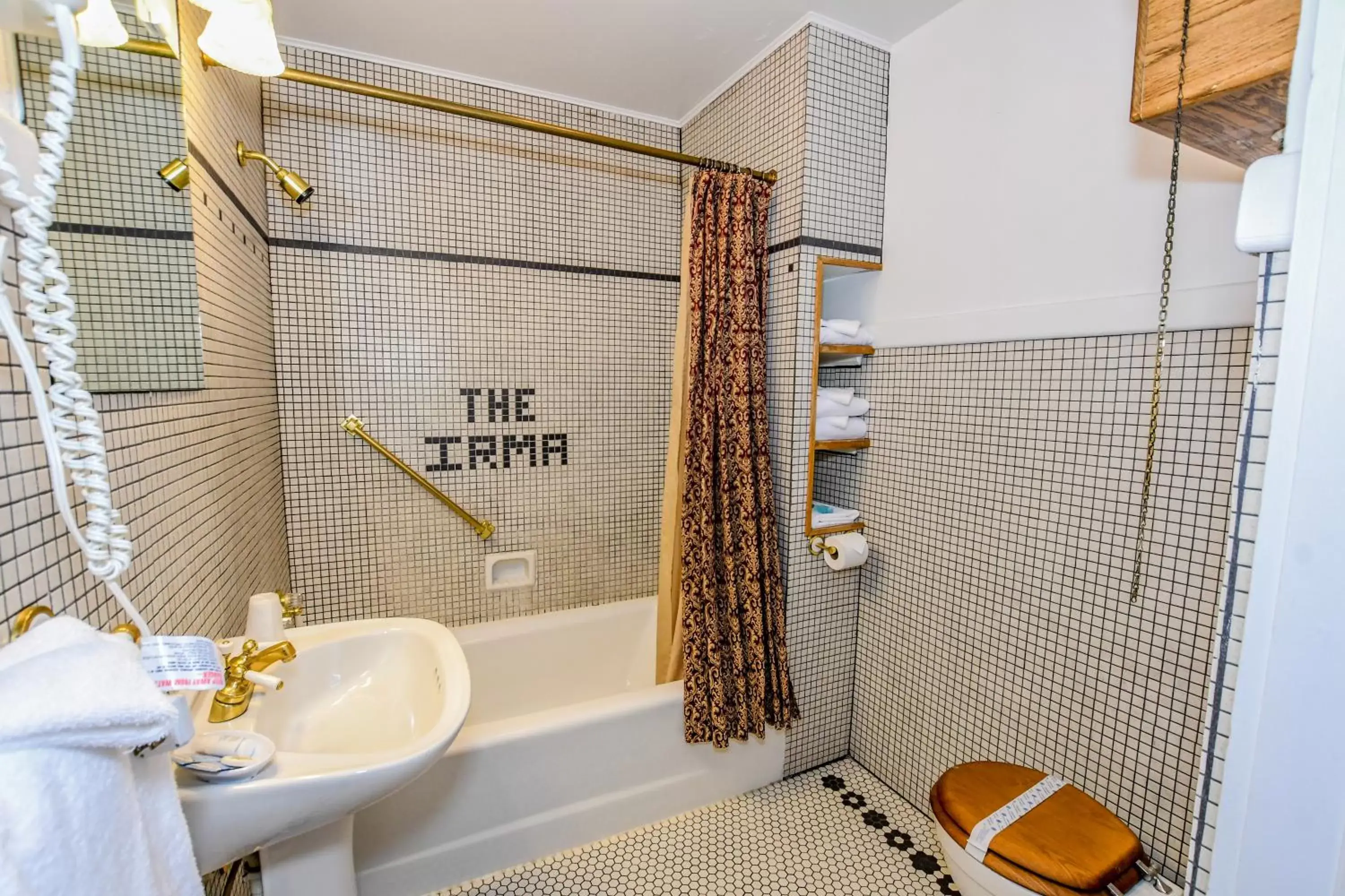Bathroom in Irma Hotel