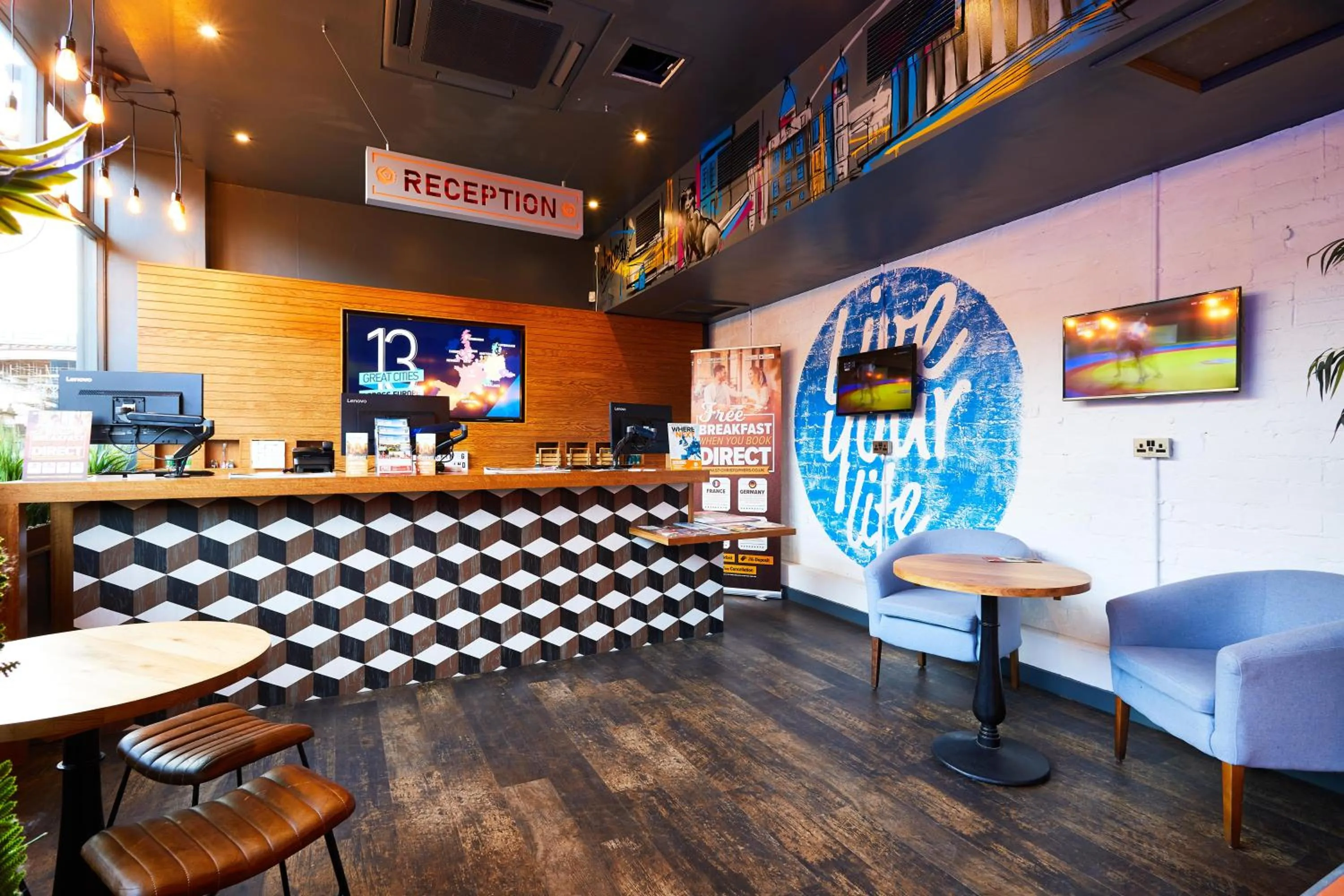 Lobby or reception in St Christopher's Inn Edinburgh - Original