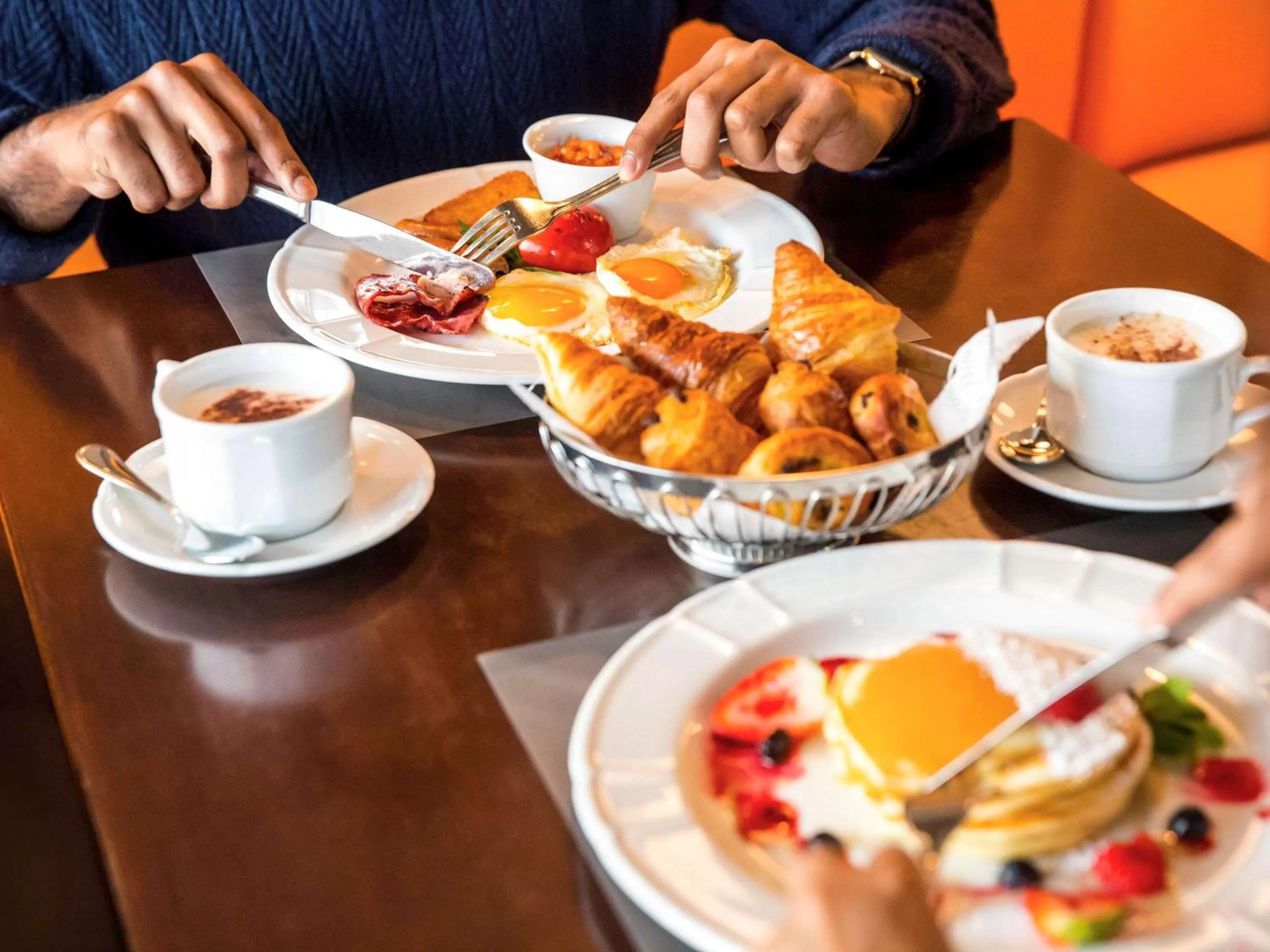 Restaurant/places to eat in ibis Deira Creekside Dubai