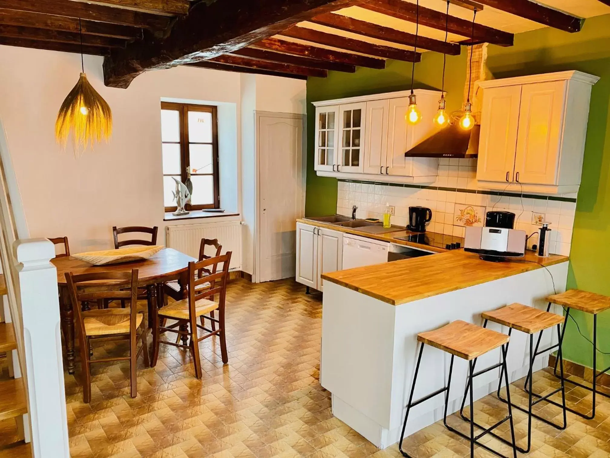 Dining area, Kitchen/Kitchenette in Les Villas du Domaine de Suzel