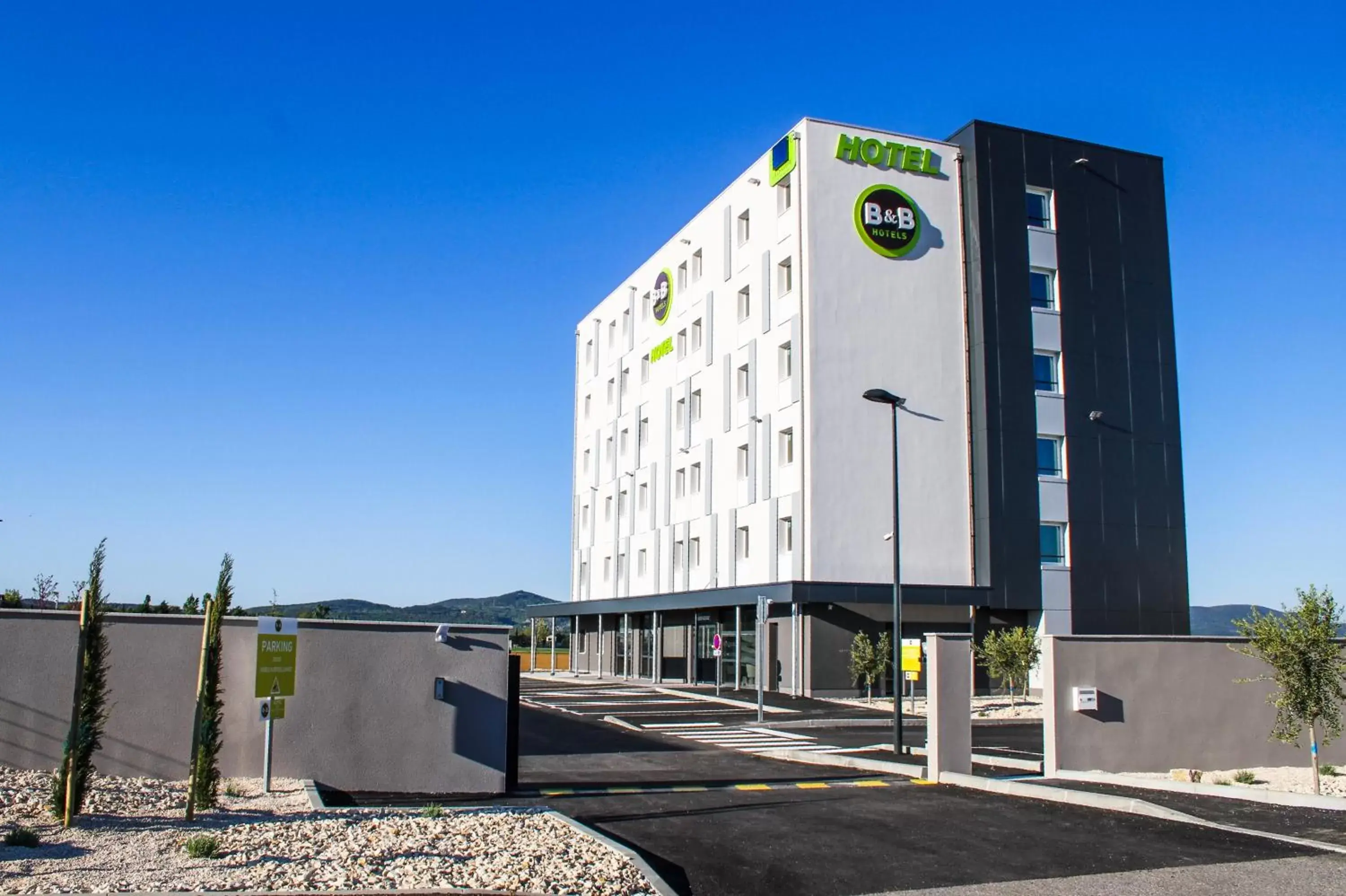 Facade/entrance, Property Building in B&B HOTEL Montélimar Sud