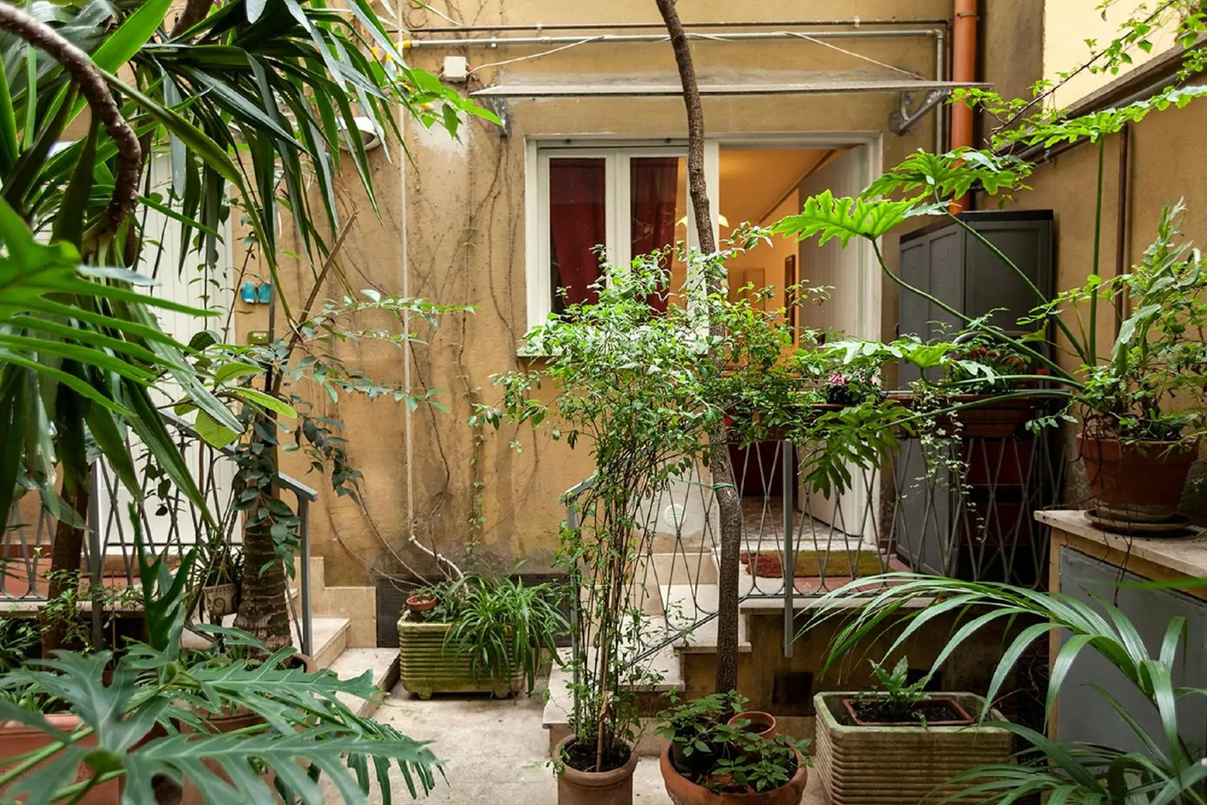Garden, Property Building in The Place In Rome Guest House
