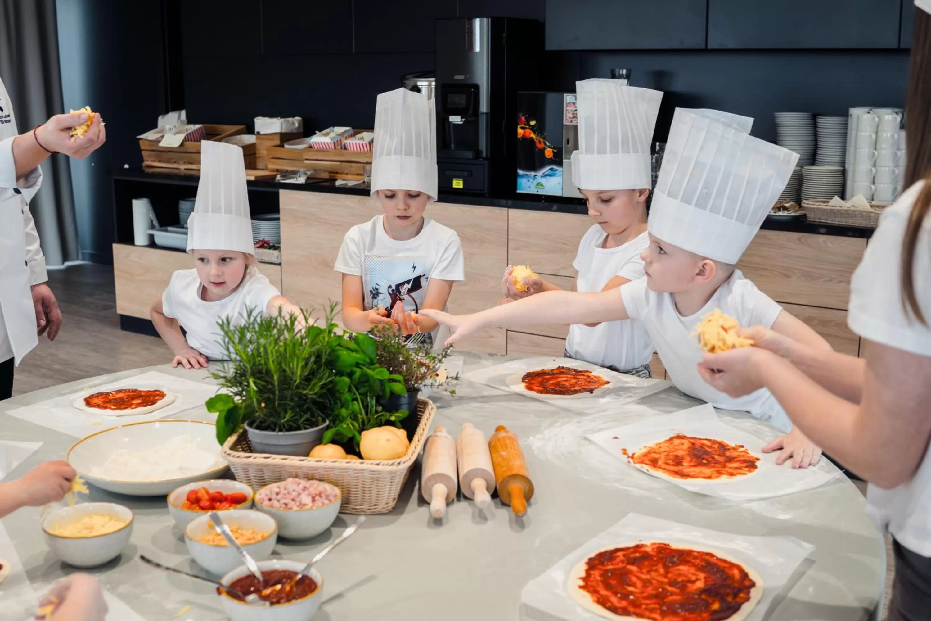 group of guests in Molo Park Aparthotel