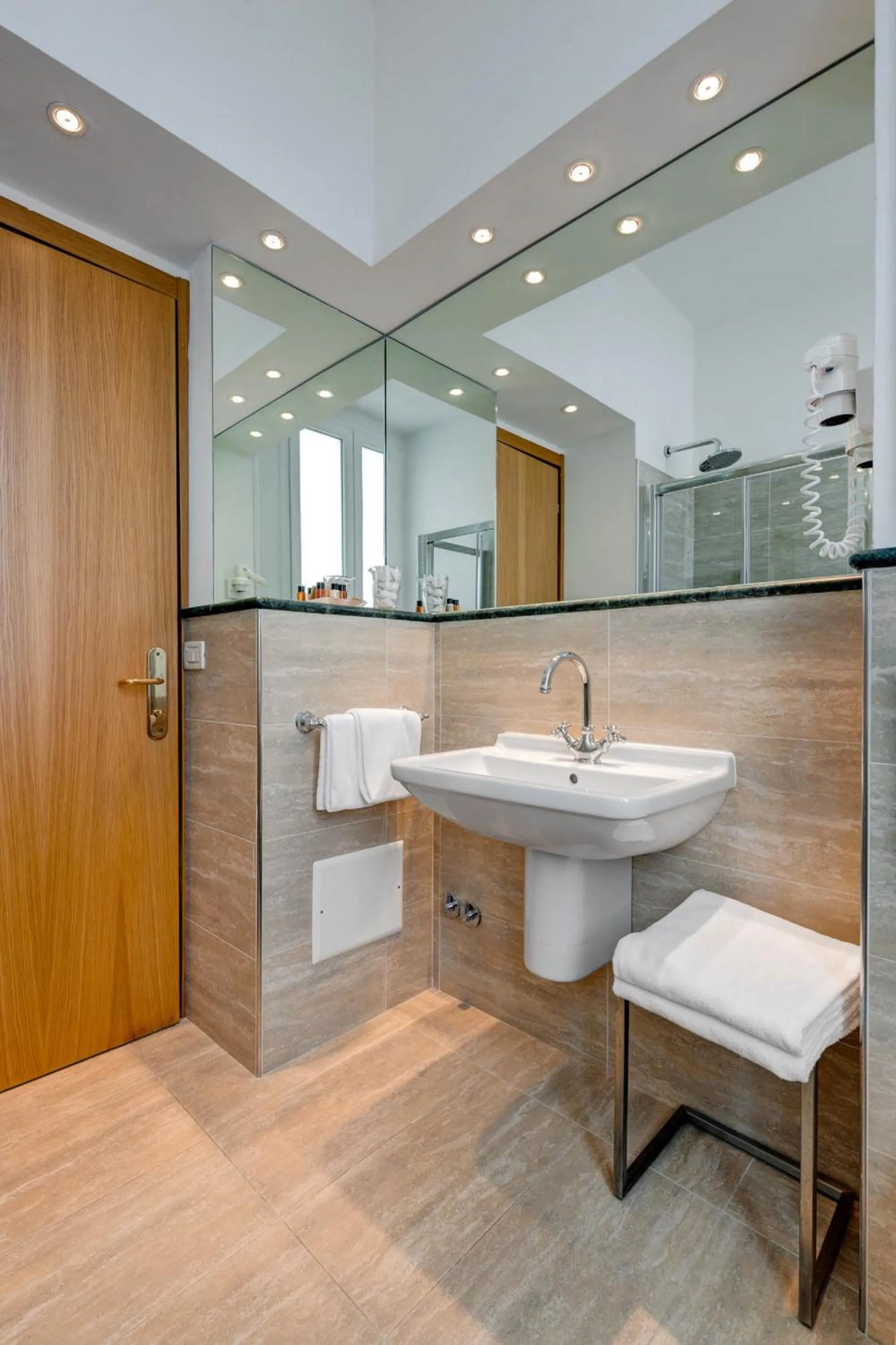 Bathroom in Hotel Continental