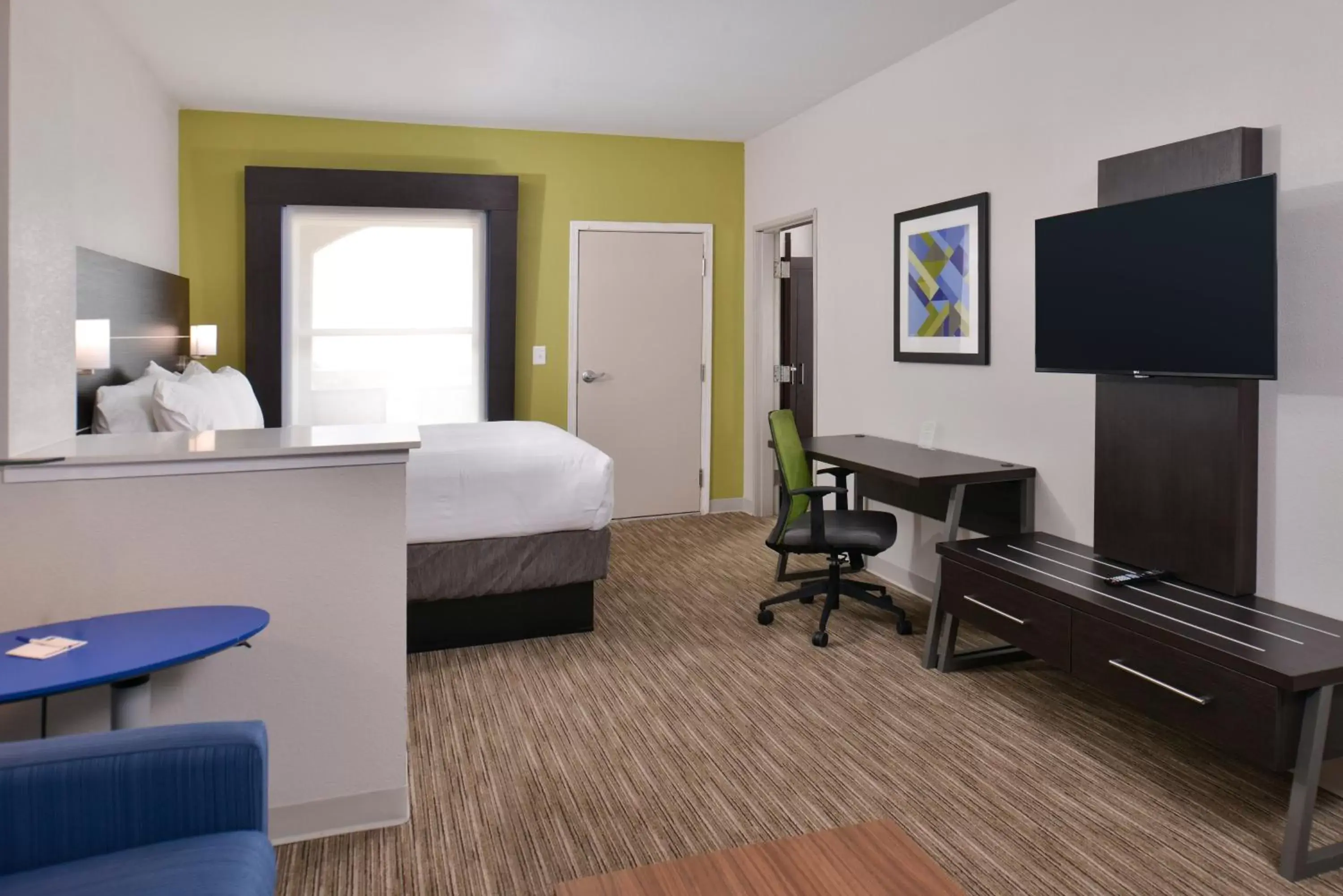 Photo of the whole room, TV/Entertainment Center in Holiday Inn Express & Suites Corpus Christi-N Padre Island, an IHG Hotel