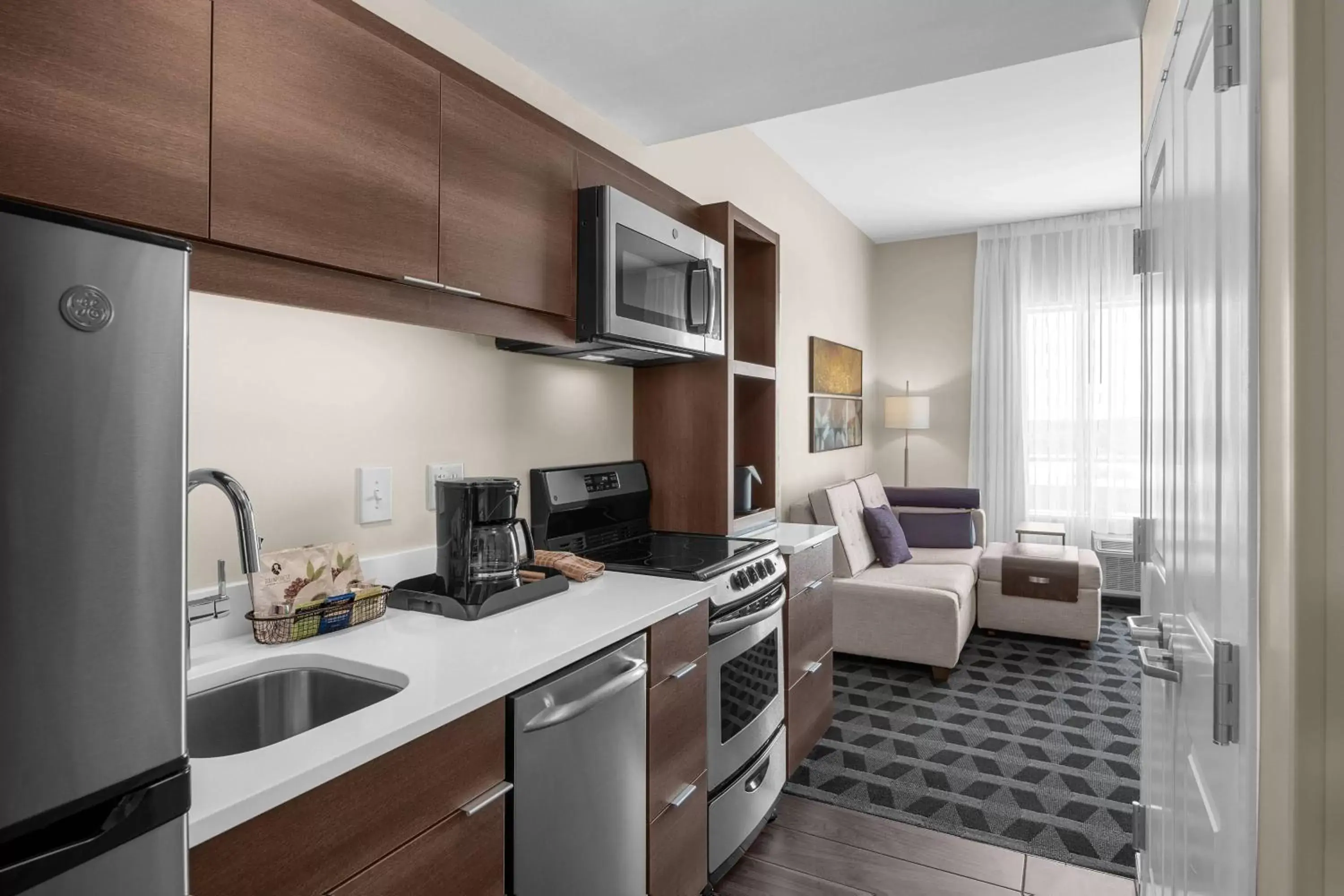 Kitchen or kitchenette, Kitchen/Kitchenette in TownePlace Suites by Marriott Charlotte Fort Mill