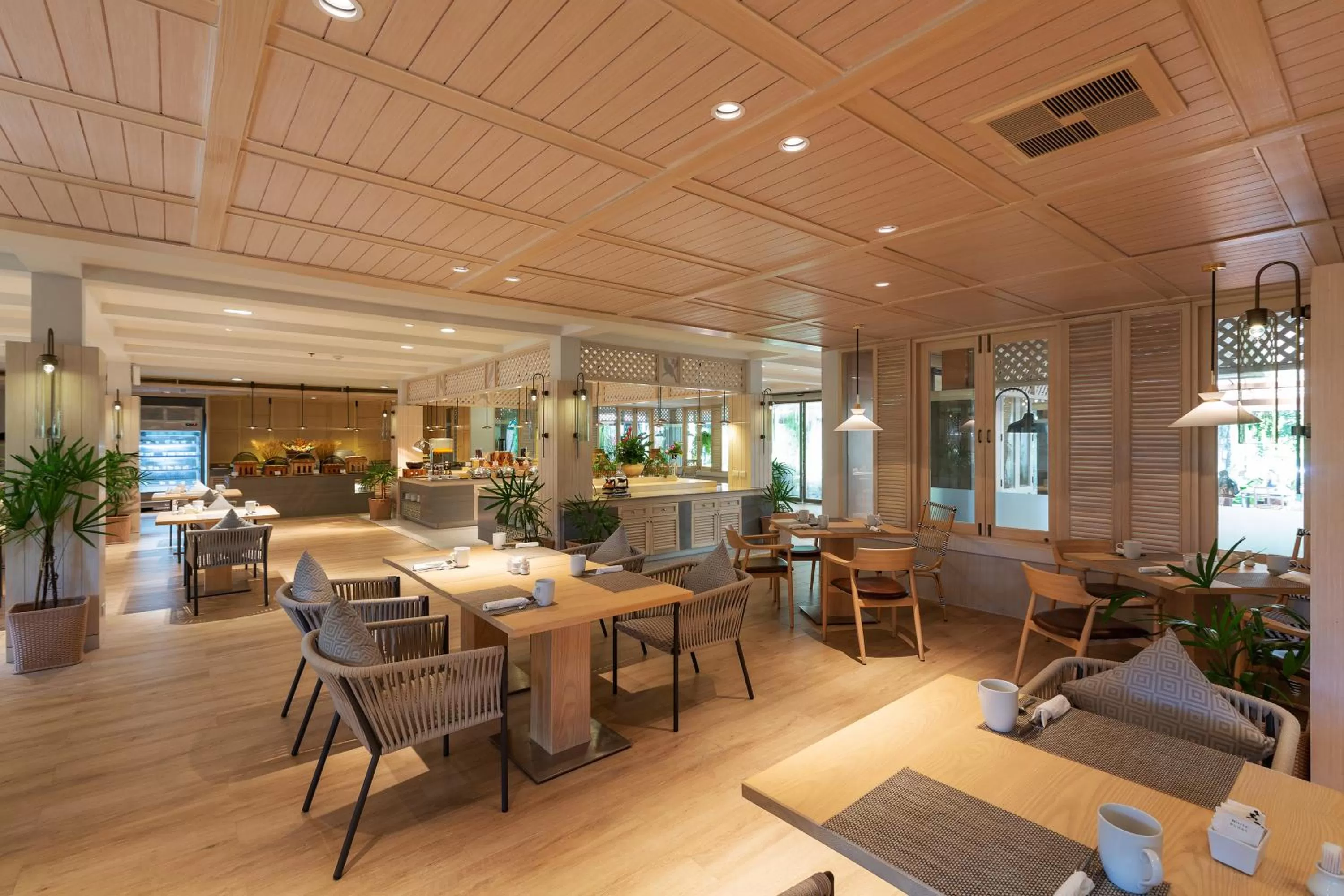 Restaurant/places to eat in Khaolak Merlin Resort