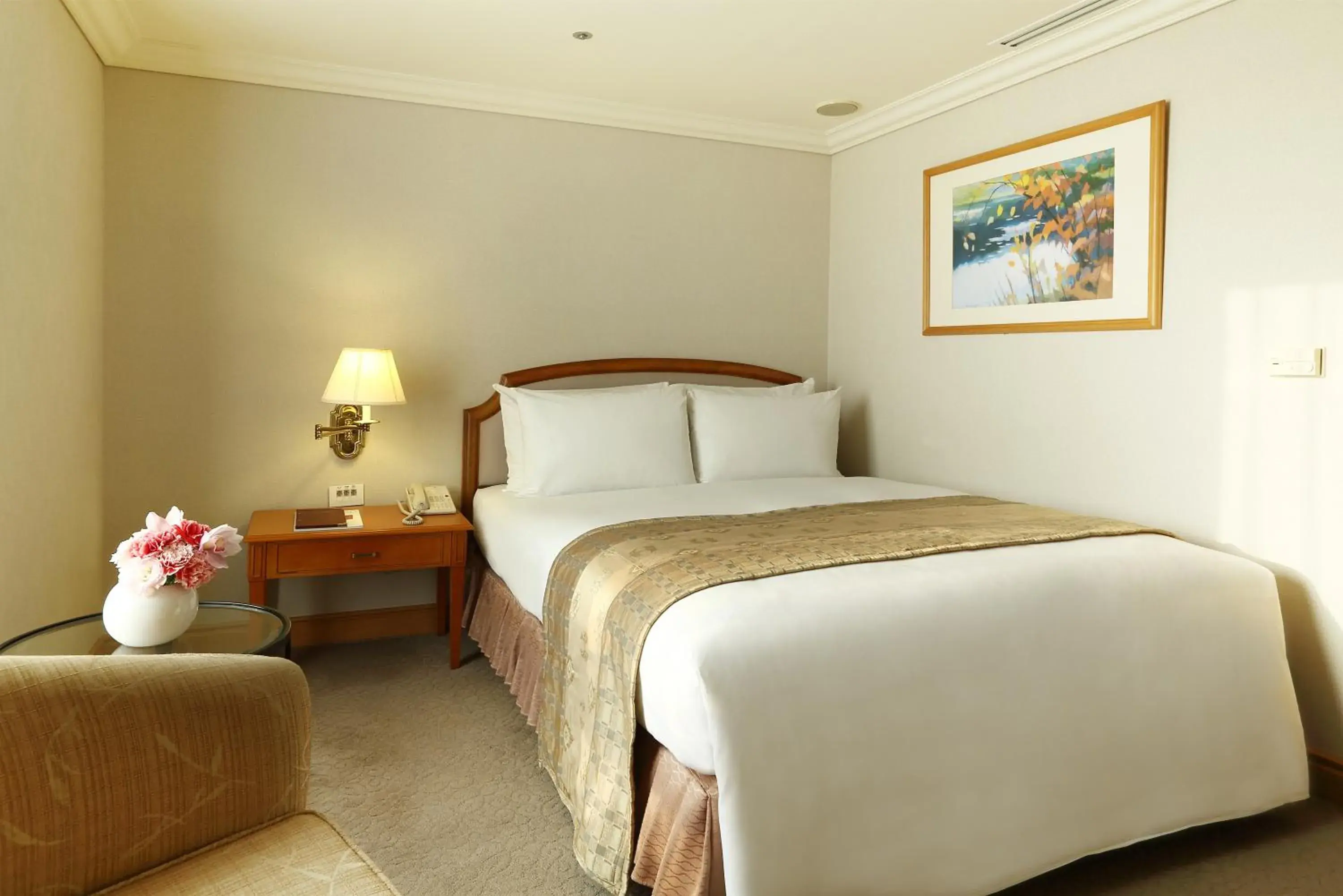 Photo of the whole room, Bed in Han Hsien International Hotel
