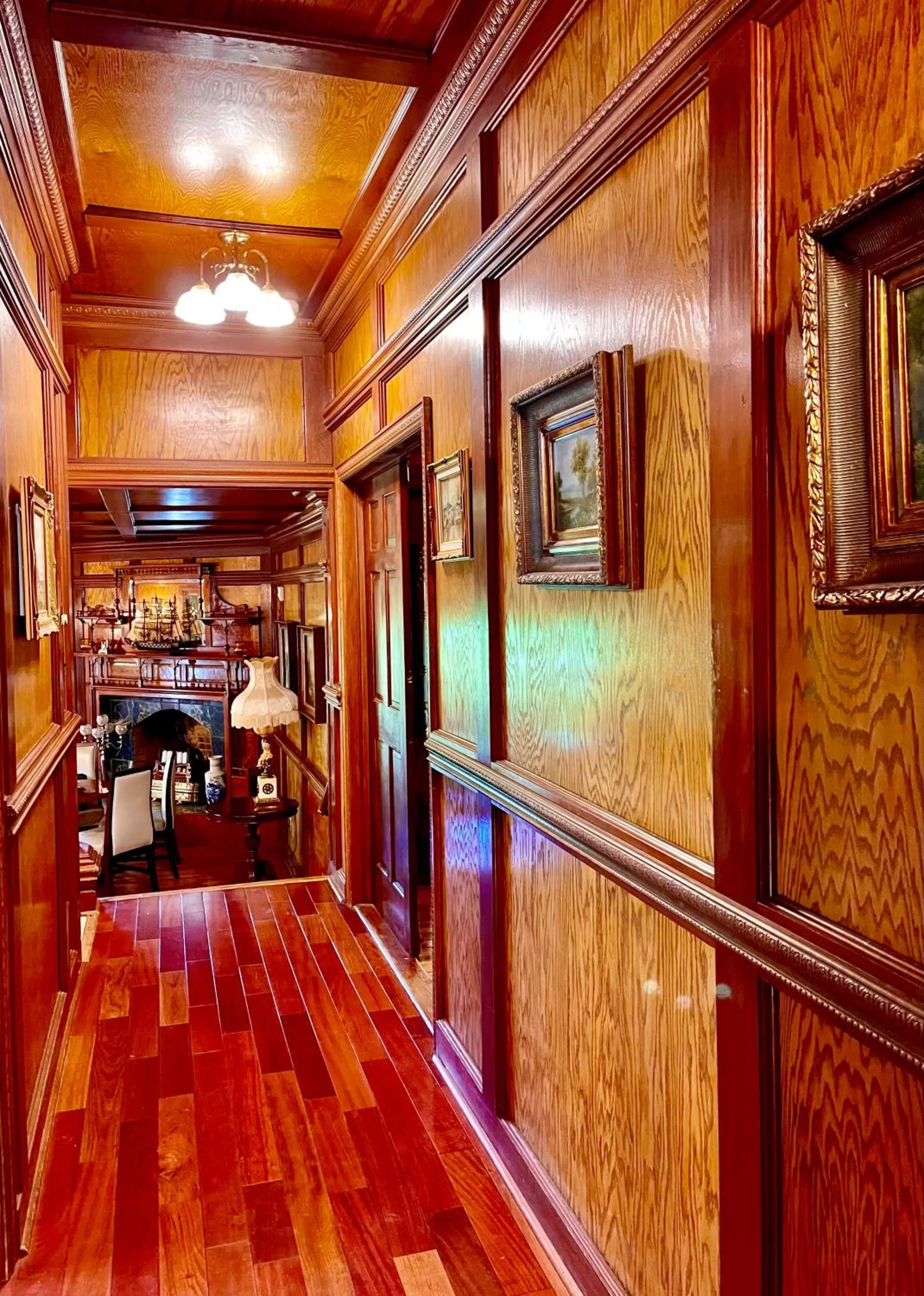 Lounge or bar in Hogan House Bed and Breakfast at Rose Hill