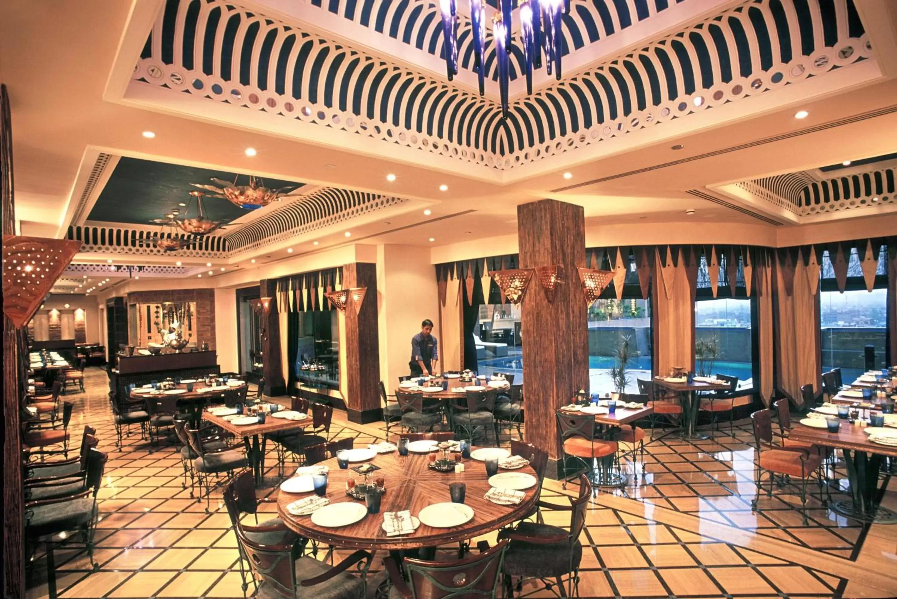Restaurant/places to eat in Radisson Noida Restaurant/places to eat in Radisson Noida