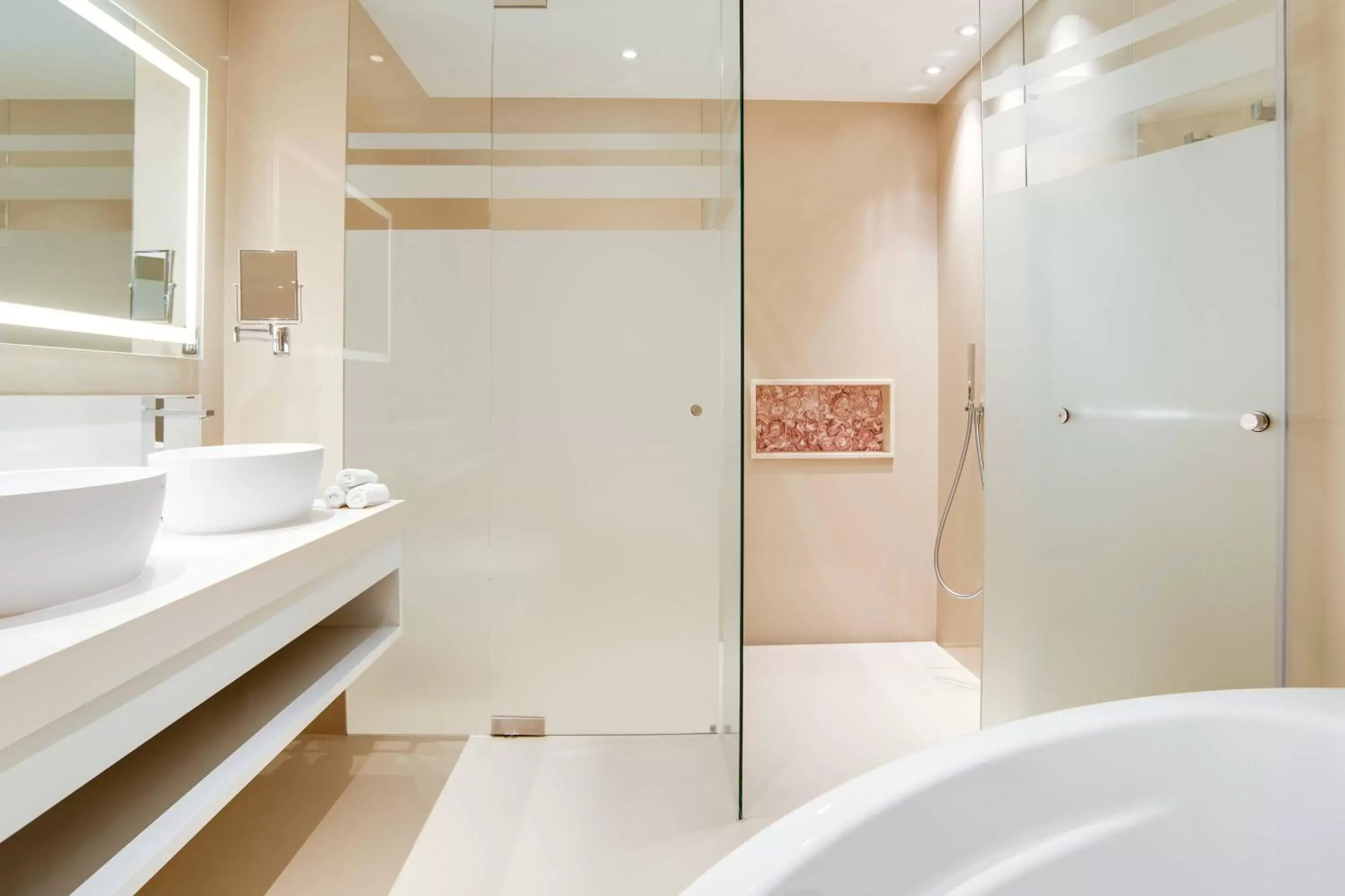 Bathroom in Pine Cliffs Hotel, a Luxury Collection Resort, Algarve