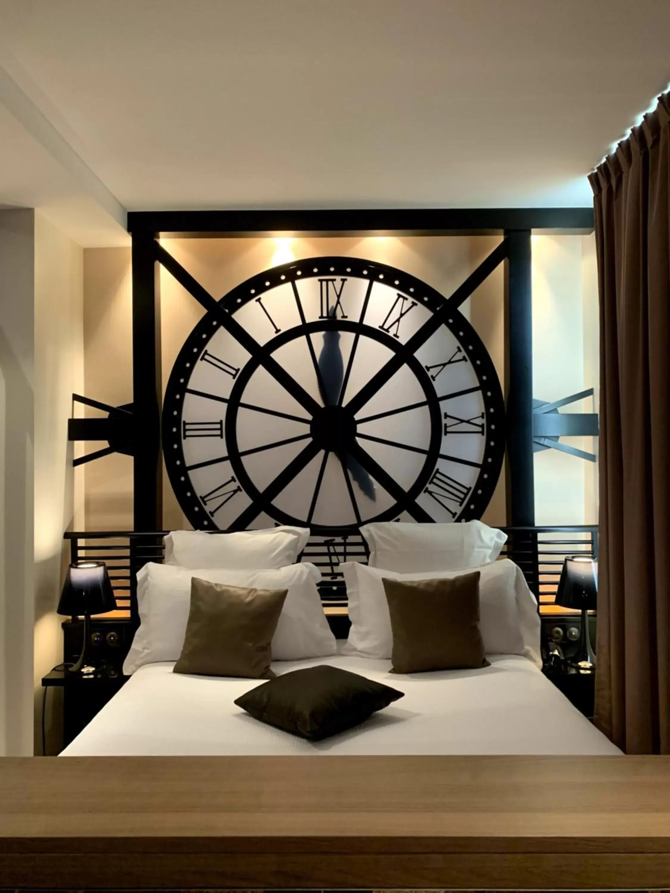 Bedroom in Secret de Paris - Hotel & Spa