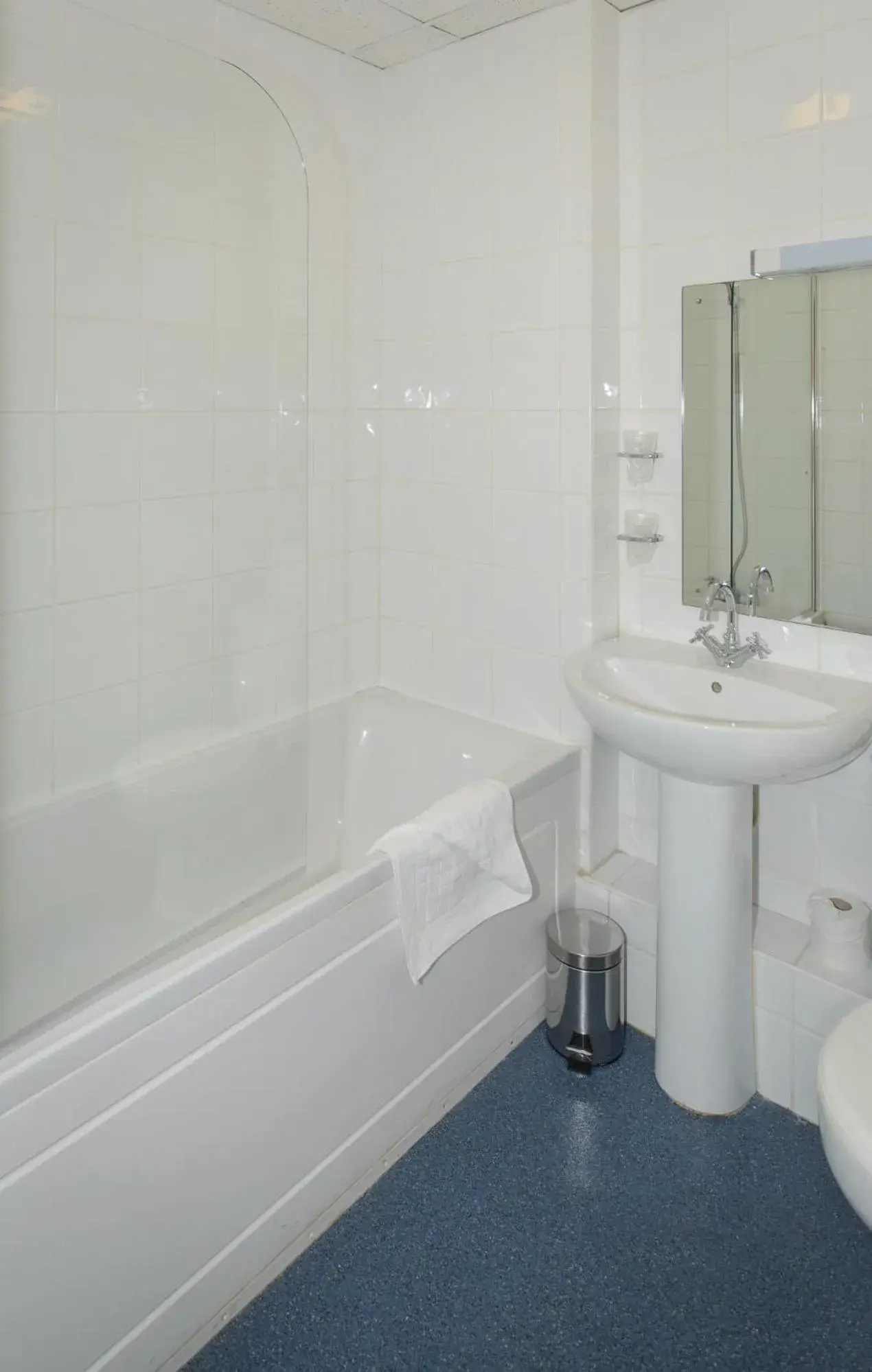 Bathroom in Sandown Park Lodge