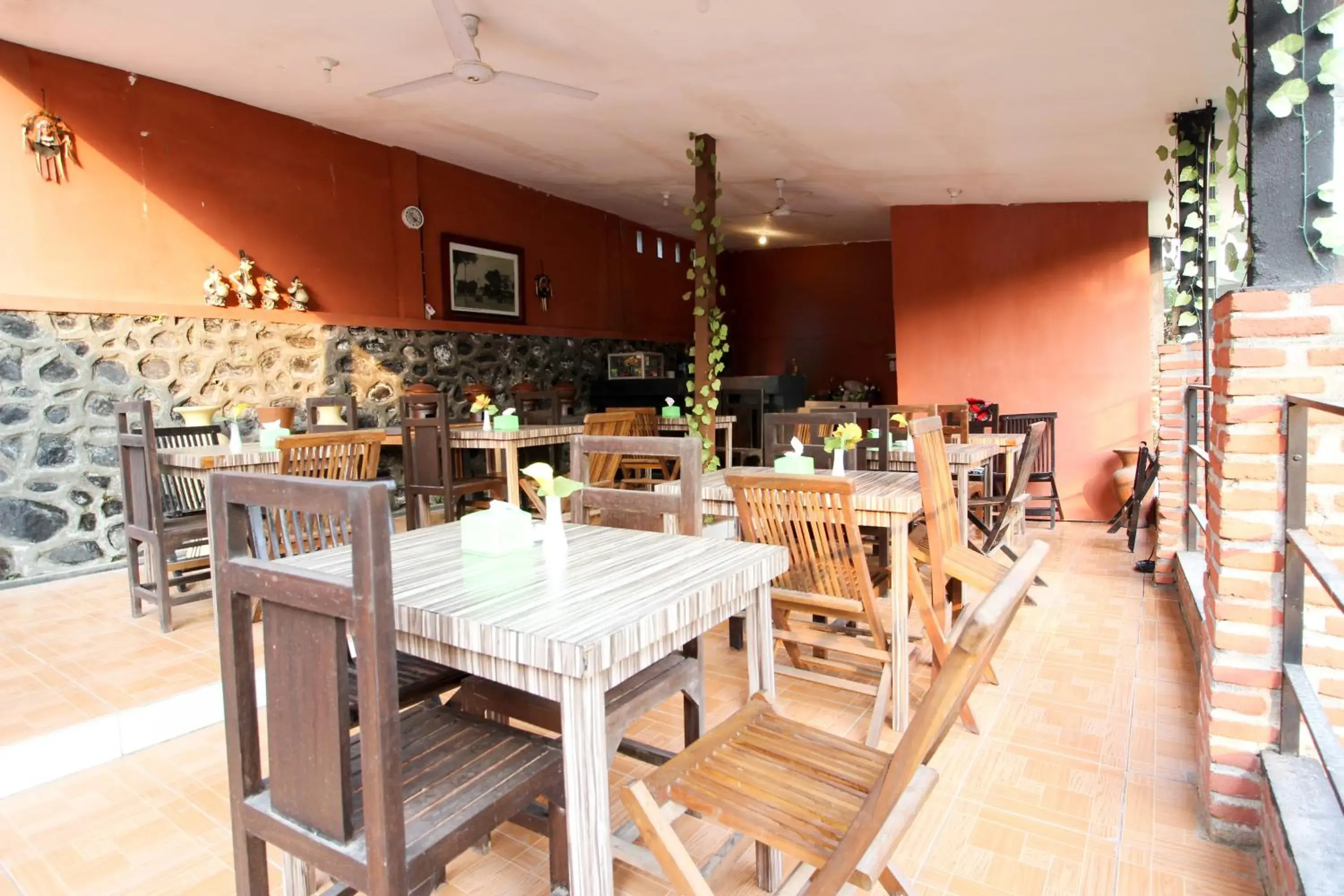 Restaurant/Places to Eat in RedDoorz Plus @ Jalan Damai 2
