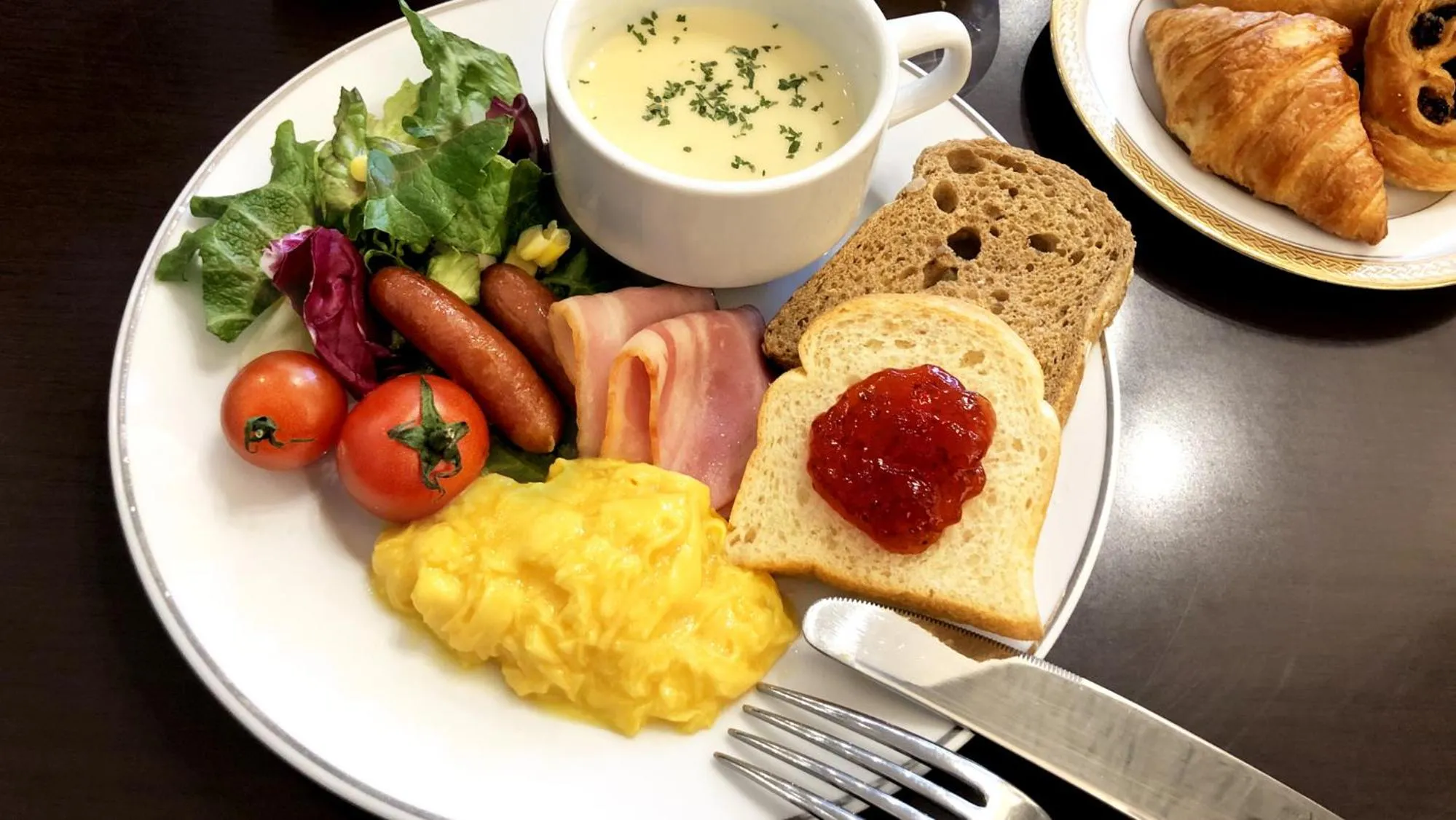 Breakfast in the b hachioji