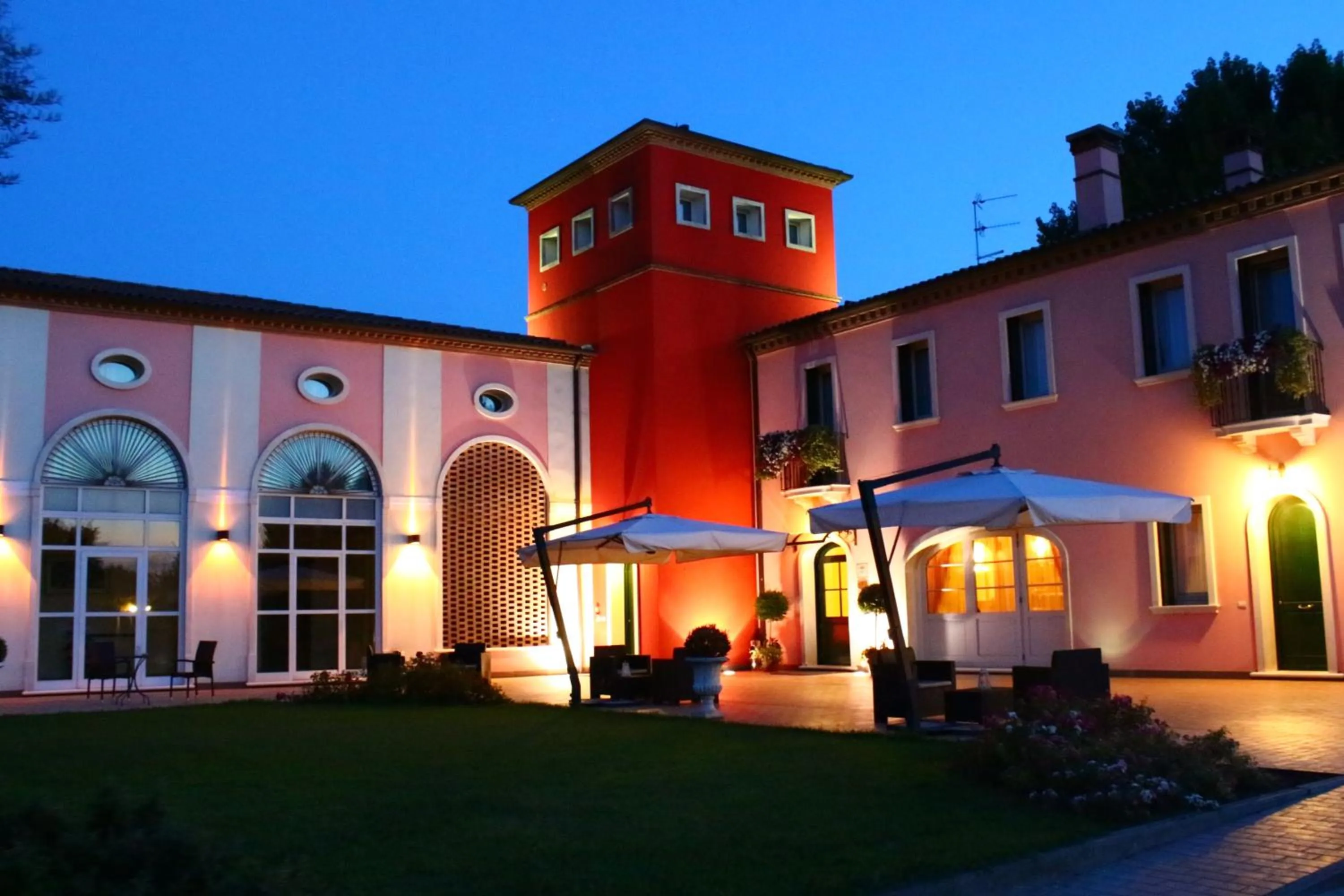 Facade/entrance in Cà Rocca Relais